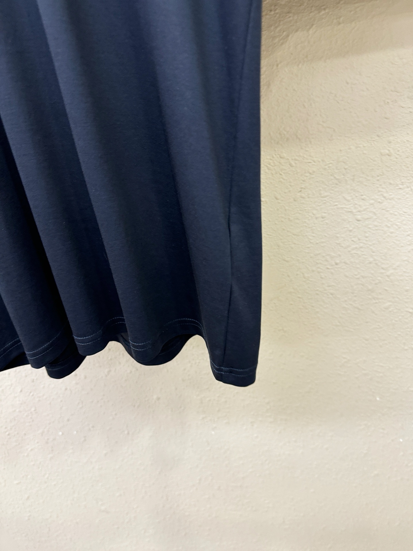 Brioni 布里奥尼 顶级品质 2026新品短袖！原版定制面料，手感柔软。顶级进口私货，时尚设计潮流短