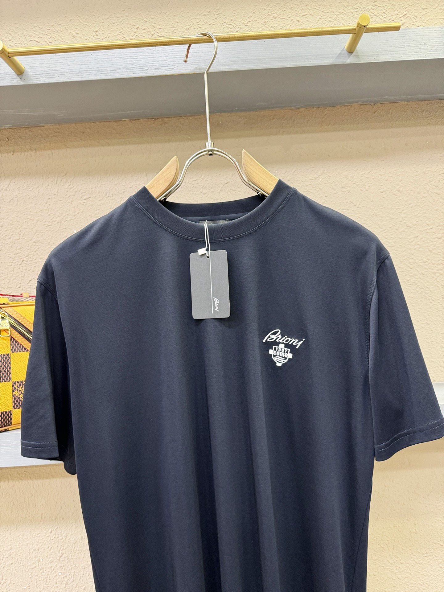 Brioni 布里奥尼 顶级品质 2026新品短袖！原版定制面料，手感柔软。顶级进口私货，时尚设计潮流短