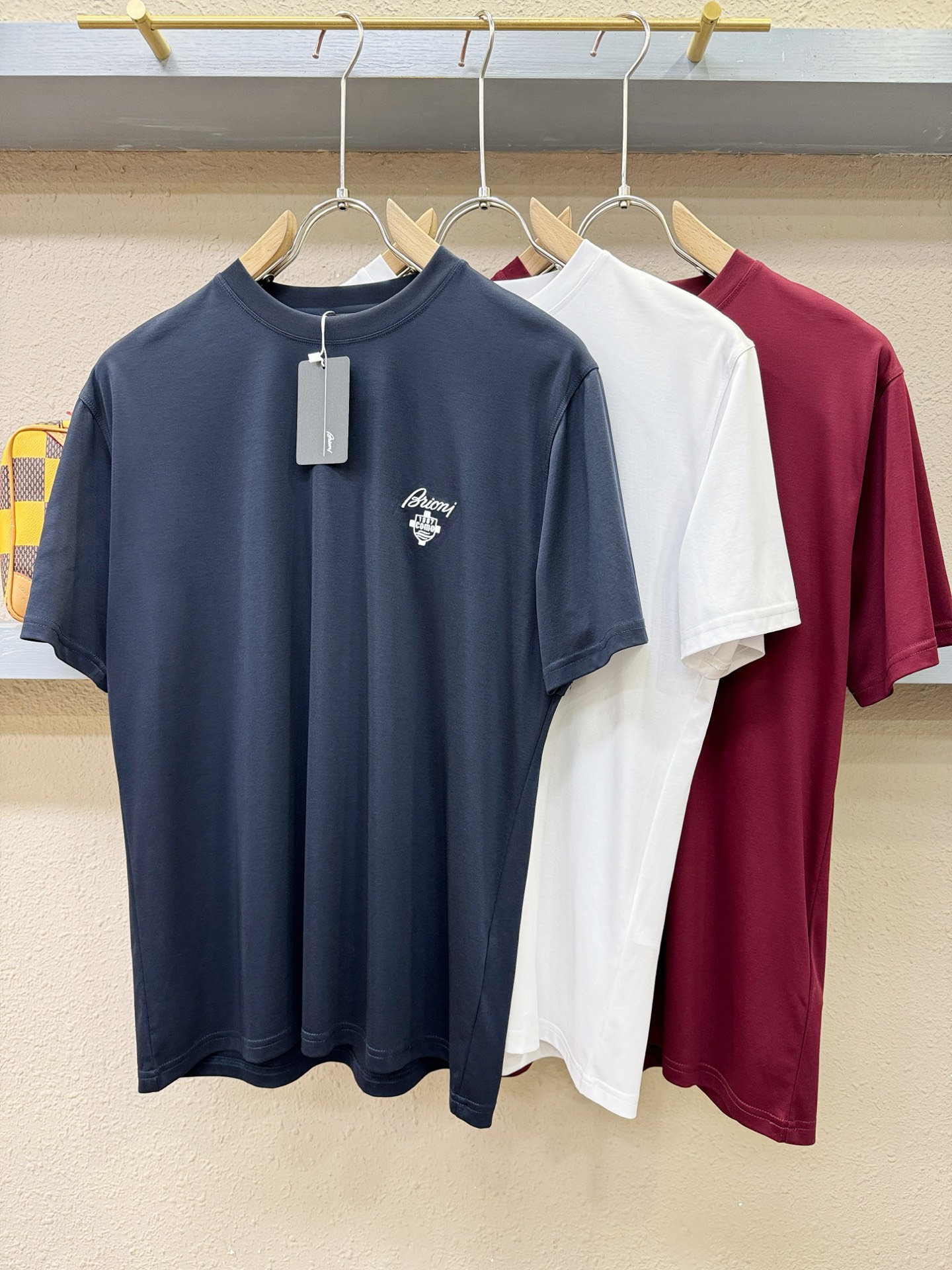 Brioni 布里奥尼 顶级品质 2026新品短袖！原版定制面料，手感柔软。顶级进口私货，时尚设计潮流短