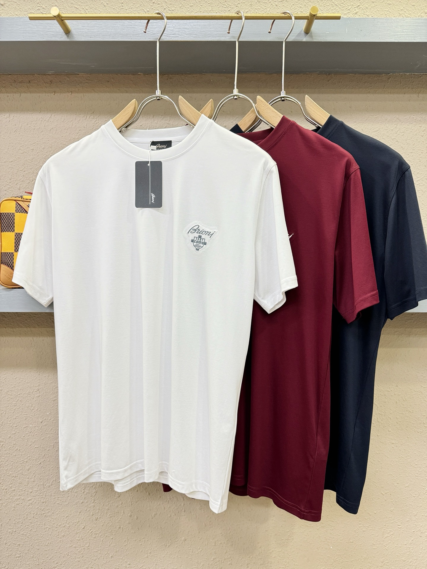 Brioni 布里奥尼 顶级品质 2026新品短袖！原版定制面料，手感柔软。顶级进口私货，时尚设计潮流短