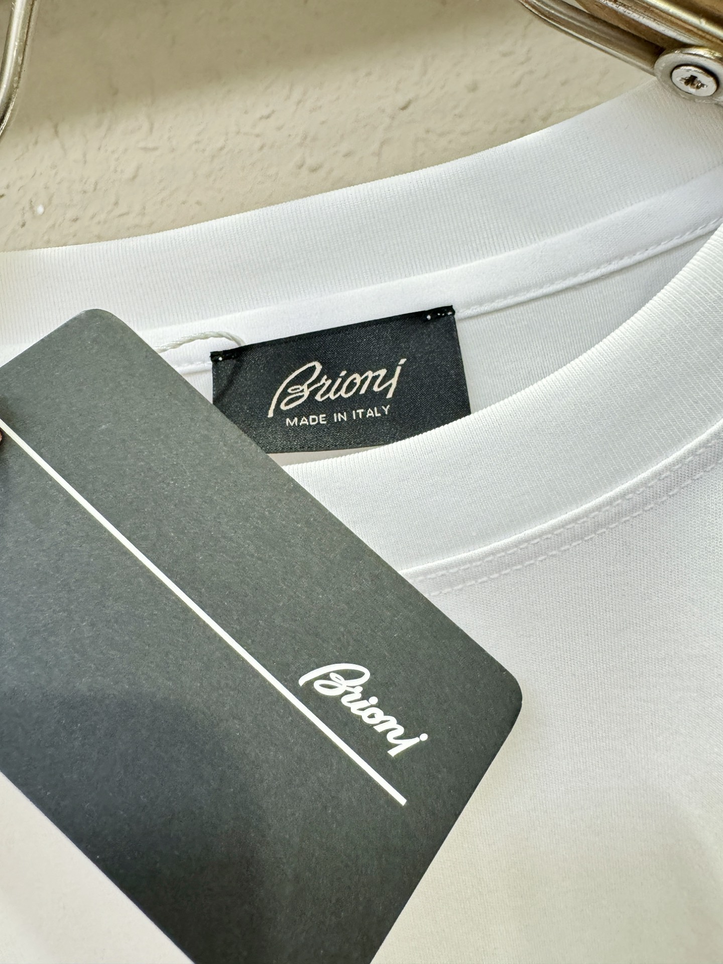 Brioni 布里奥尼 顶级品质 2026新品短袖！原版定制面料，手感柔软。顶级进口私货，时尚设计潮流短