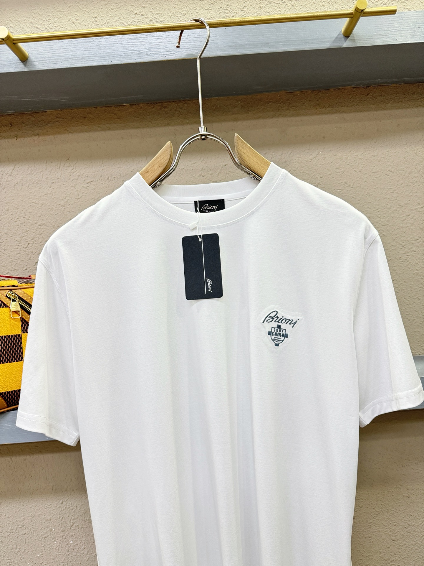 Brioni 布里奥尼 顶级品质 2026新品短袖！原版定制面料，手感柔软。顶级进口私货，时尚设计潮流短