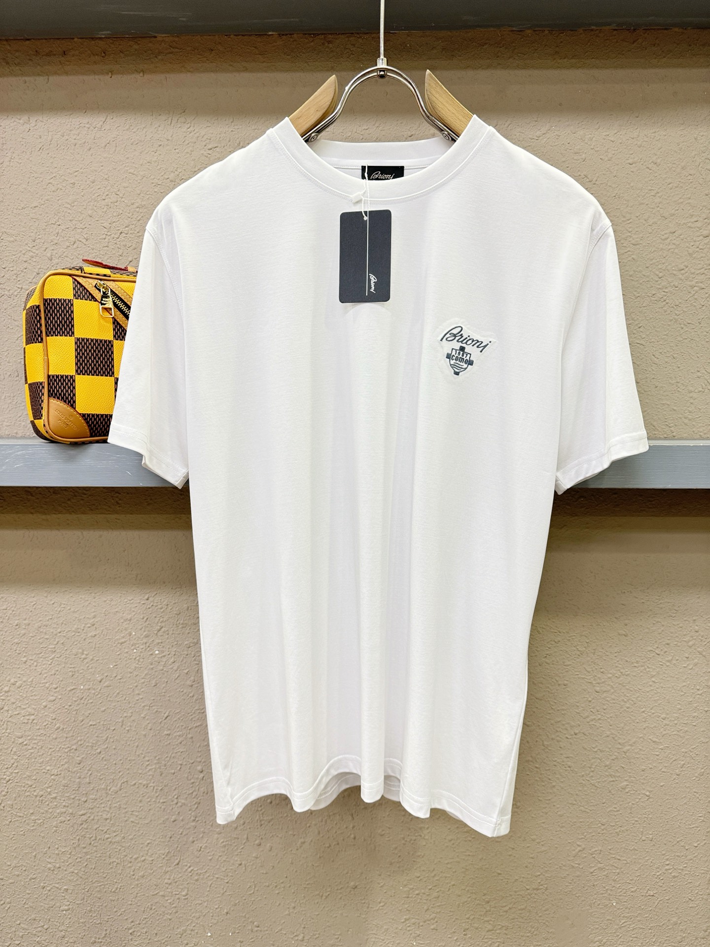 Brioni 布里奥尼 顶级品质 2026新品短袖！原版定制面料，手感柔软。顶级进口私货，时尚设计潮流短