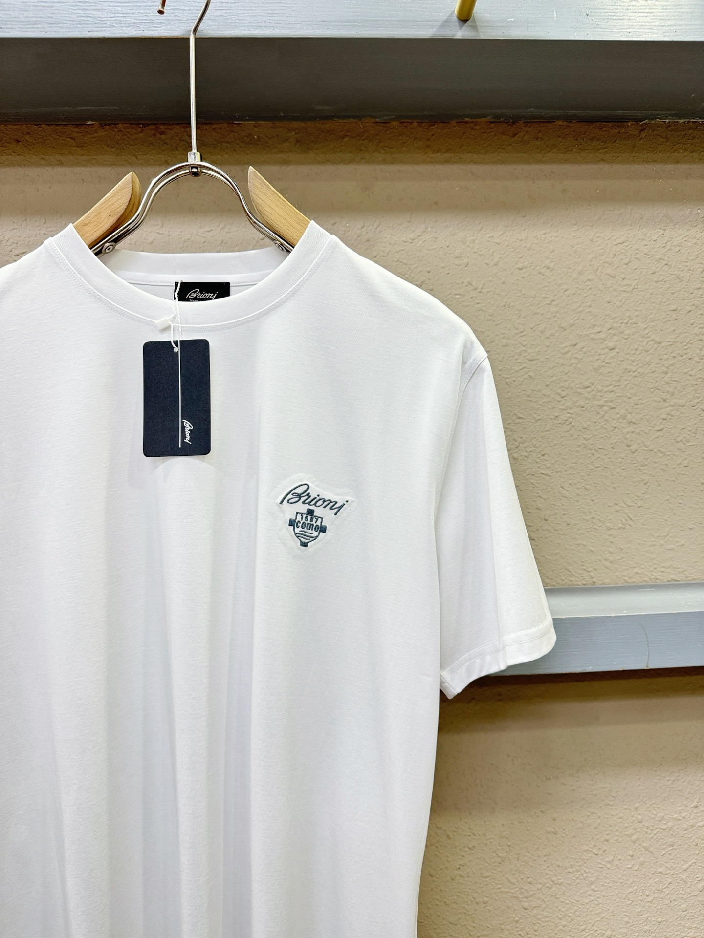 Brioni 布里奥尼 顶级品质 2026新品短袖！原版定制面料，手感柔软。顶级进口私货，时尚设计潮流短