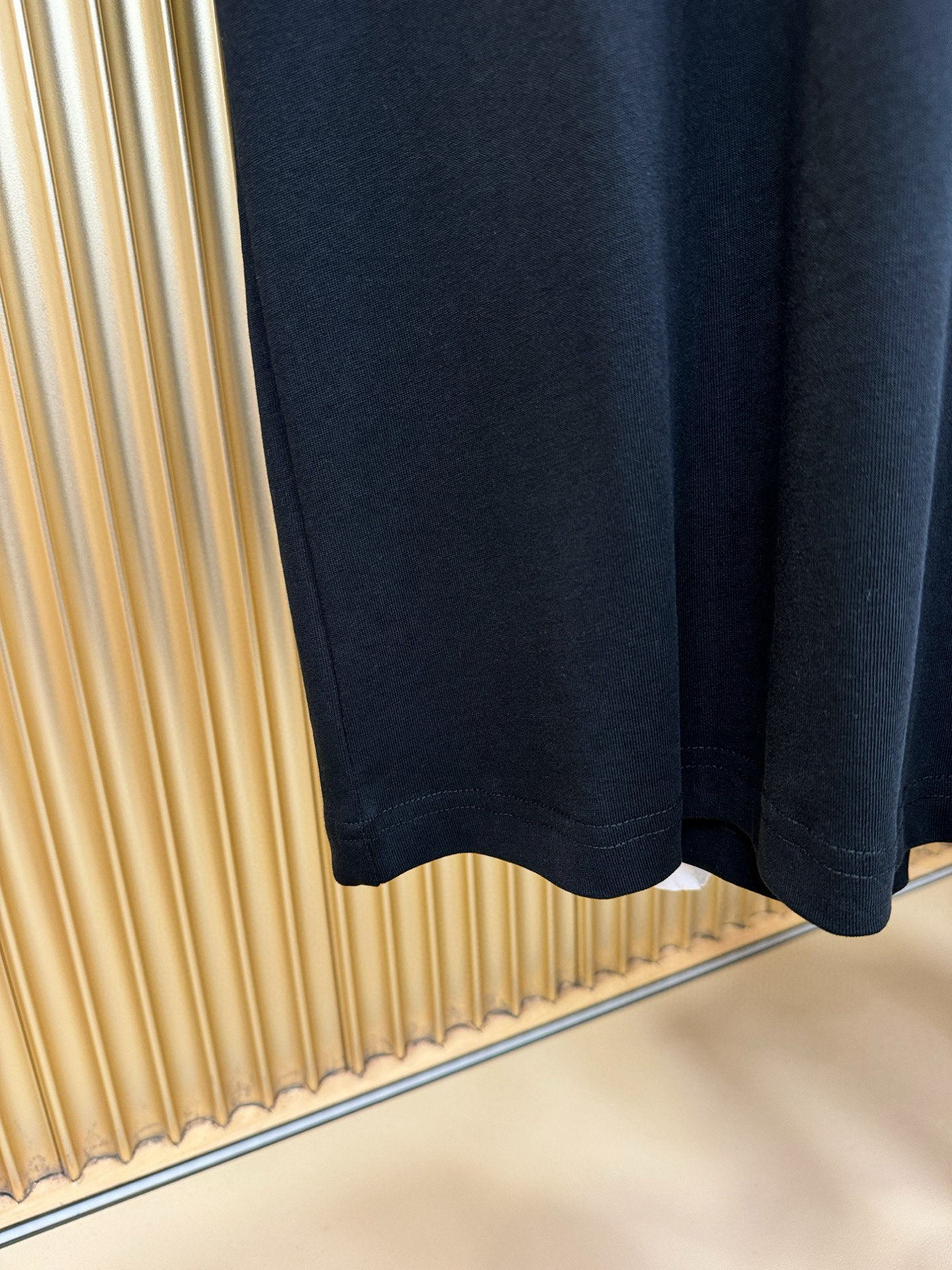 LV路易威登 2026新款短袖T恤！走秀图案时尚休闲短袖T恤衫！设计logo设计！极具设计精选客供面料，