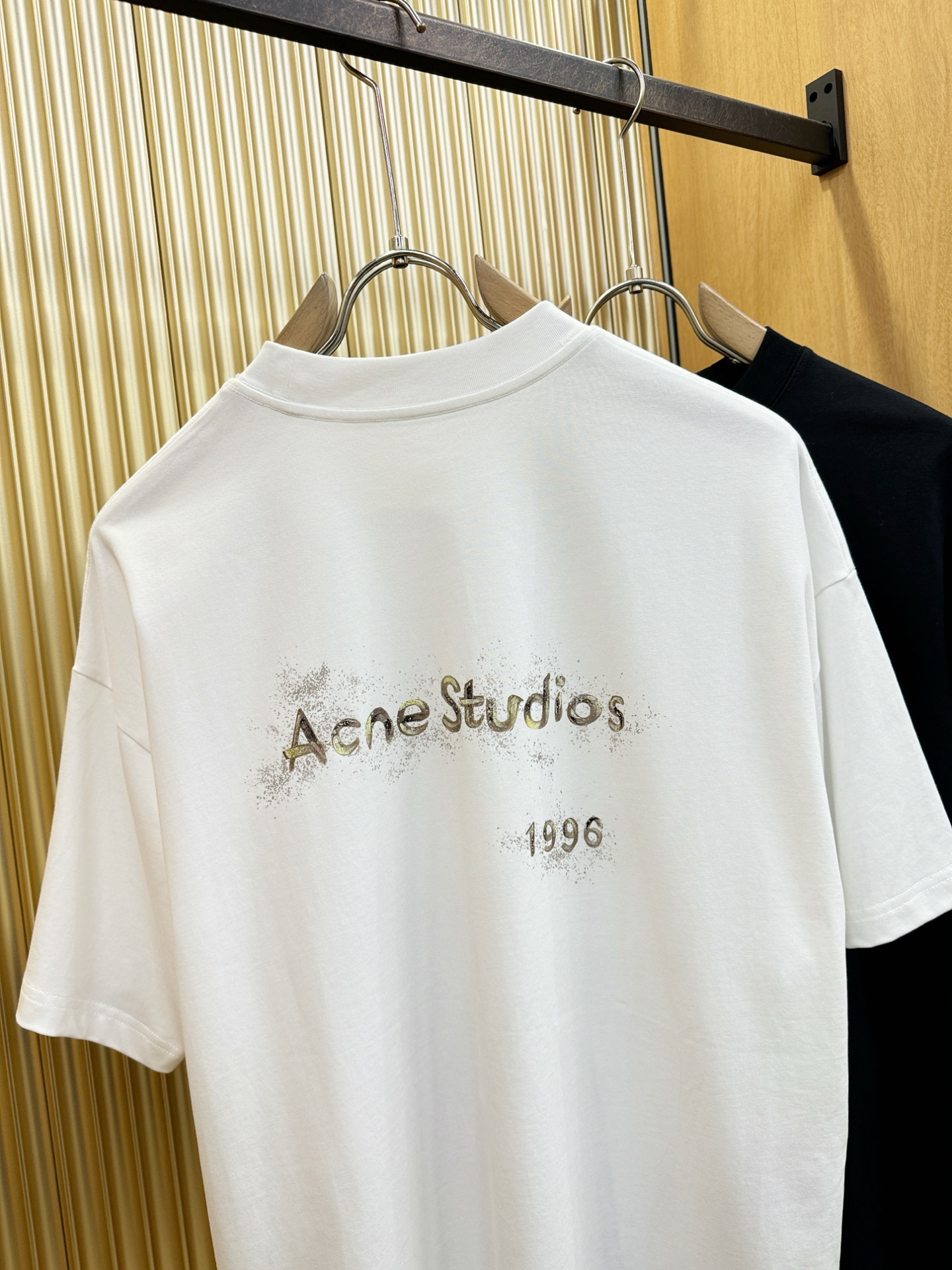 Acne Studios 2026新款短袖T恤！走秀图案时尚休闲短袖T恤衫！设计logo设计！极具设计精