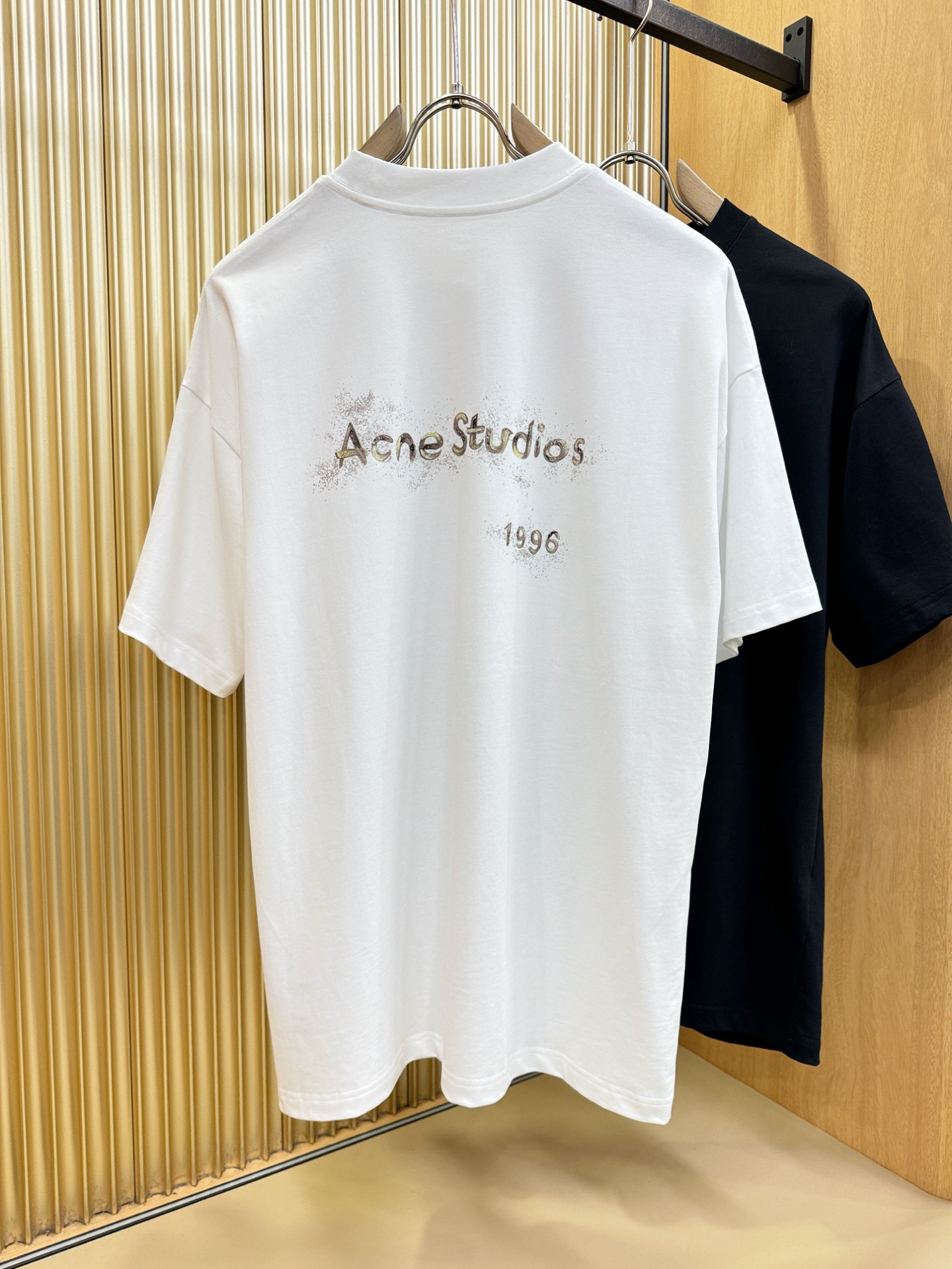 Acne Studios 2026新款短袖T恤！走秀图案时尚休闲短袖T恤衫！设计logo设计！极具设计精