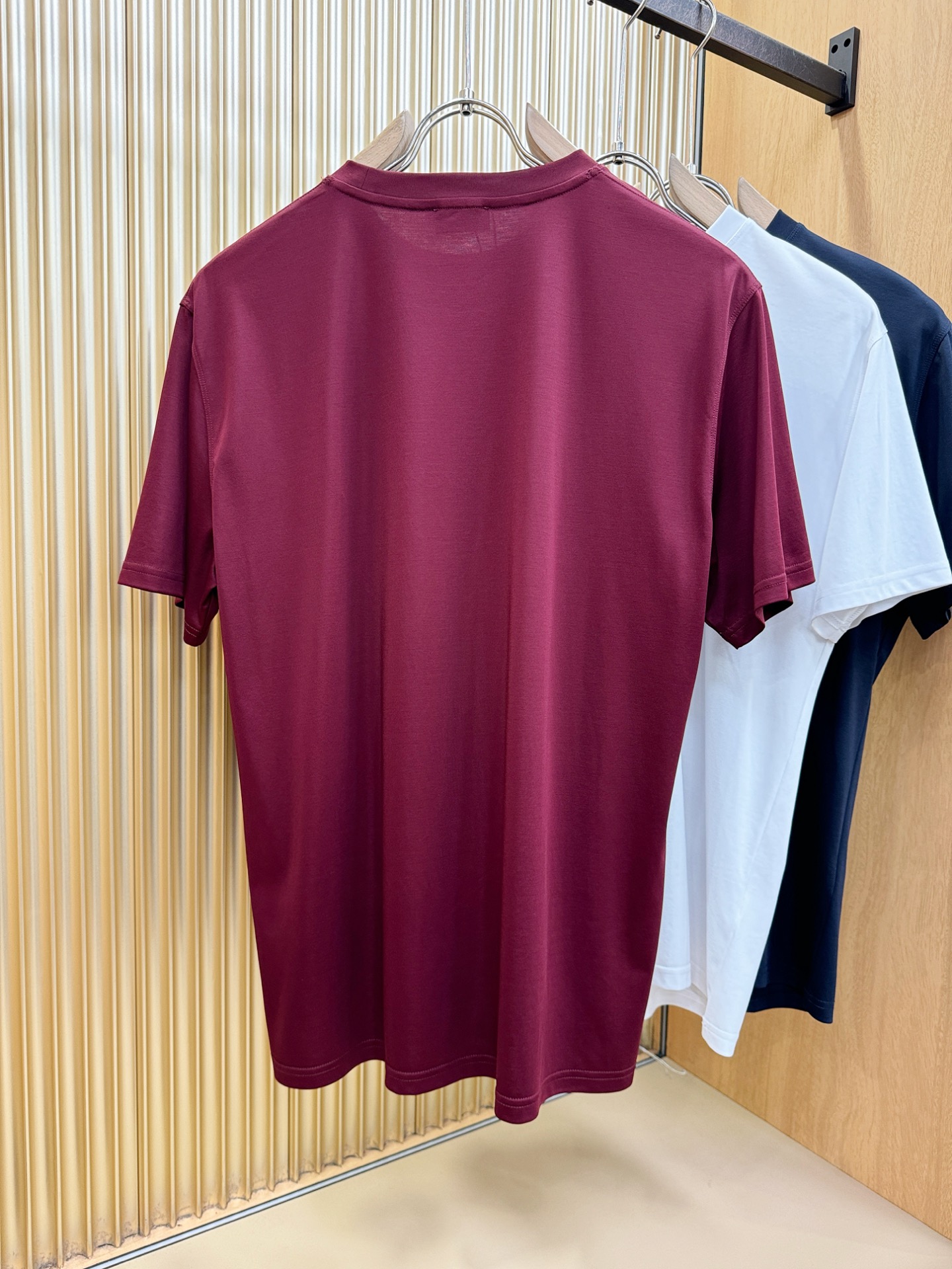 ISAIA 顶级品质 2026新品短袖！原版定制面料，手感柔软。顶级进口私货，时尚设计潮流短袖，不失奢华