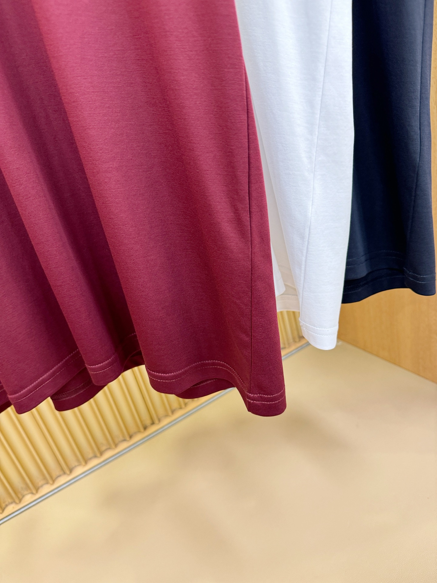 ISAIA 顶级品质 2026新品短袖！原版定制面料，手感柔软。顶级进口私货，时尚设计潮流短袖，不失奢华