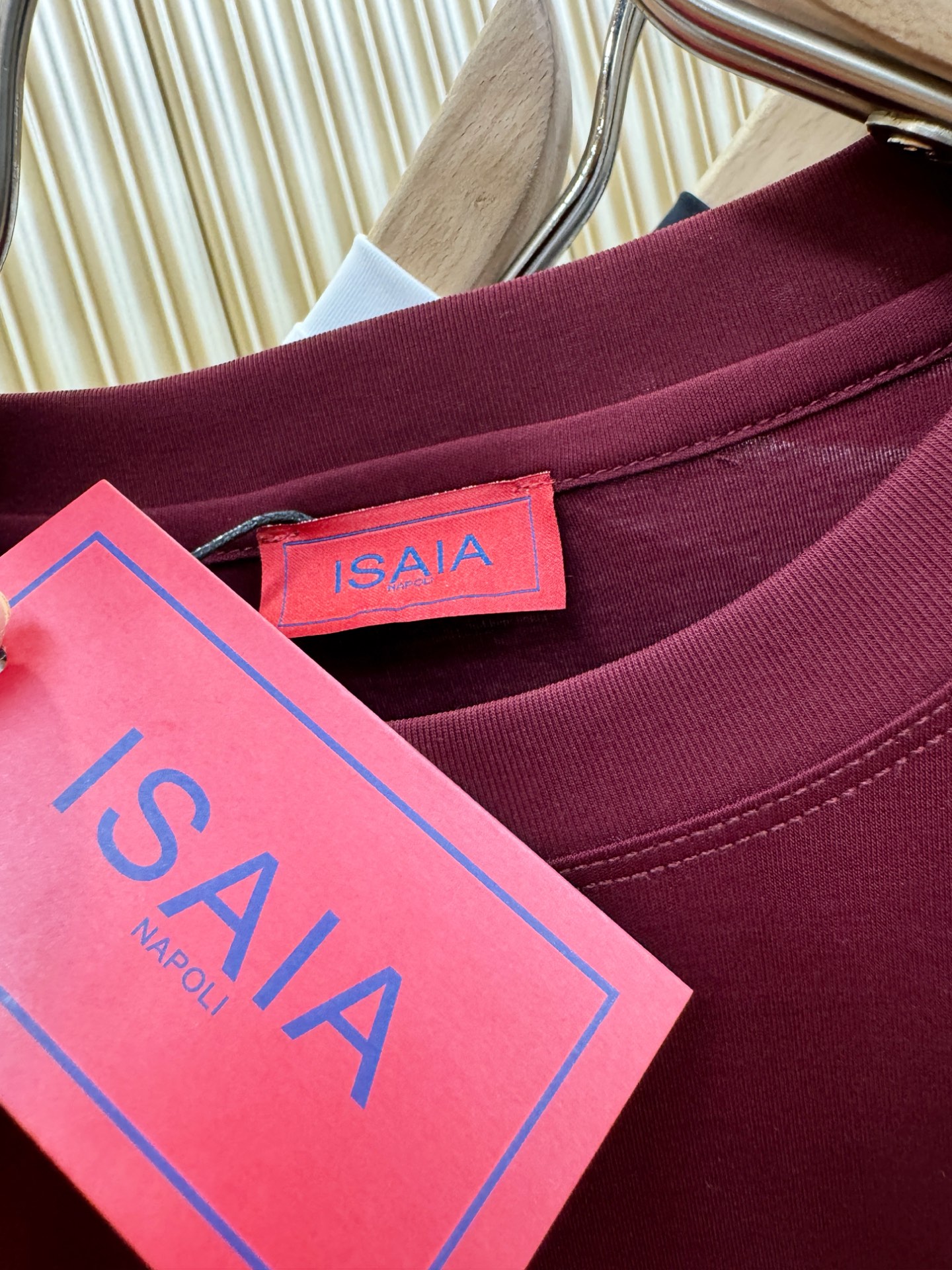 ISAIA 顶级品质 2026新品短袖！原版定制面料，手感柔软。顶级进口私货，时尚设计潮流短袖，不失奢华