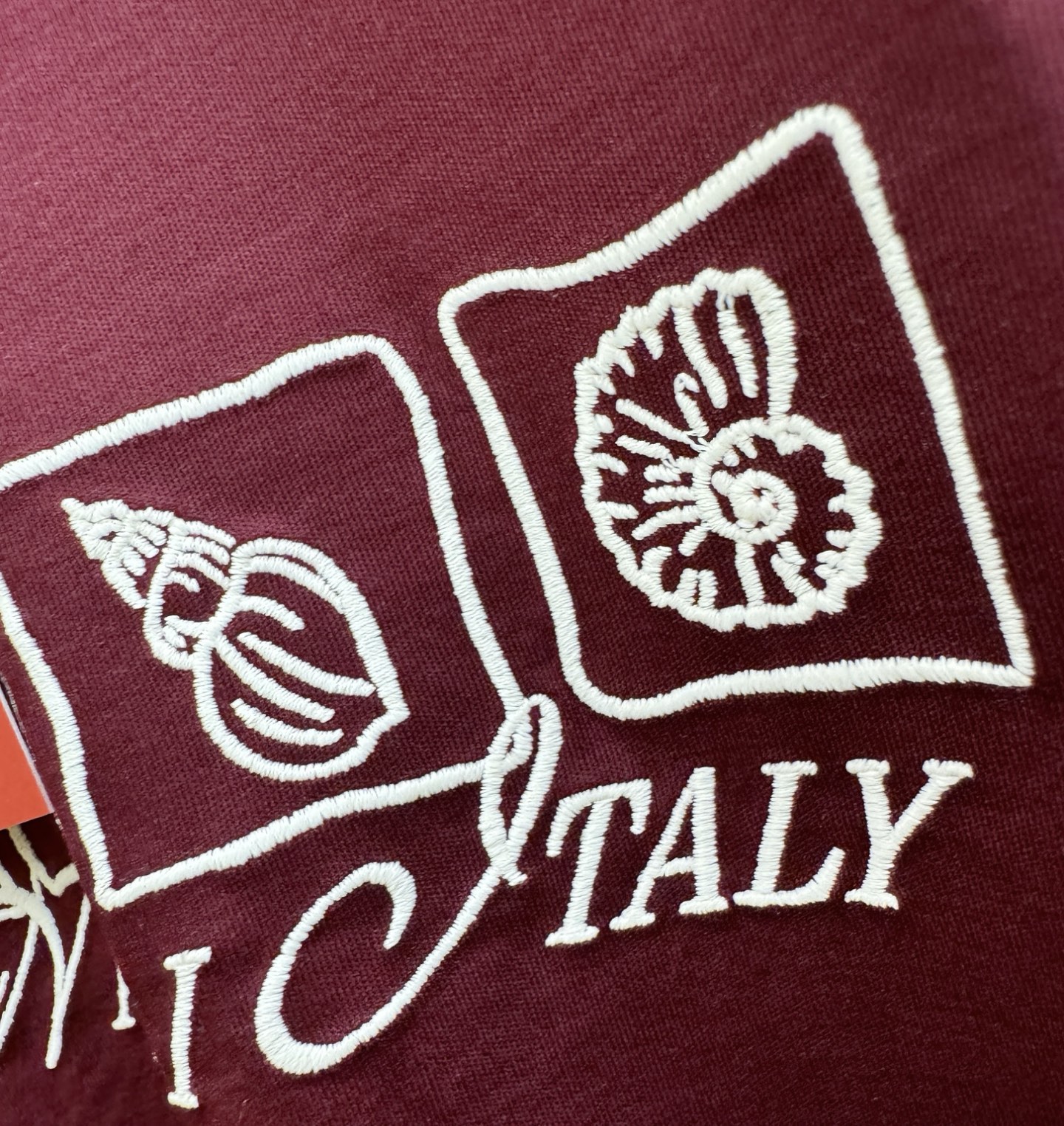 ISAIA 顶级品质 2026新品短袖！原版定制面料，手感柔软。顶级进口私货，时尚设计潮流短袖，不失奢华