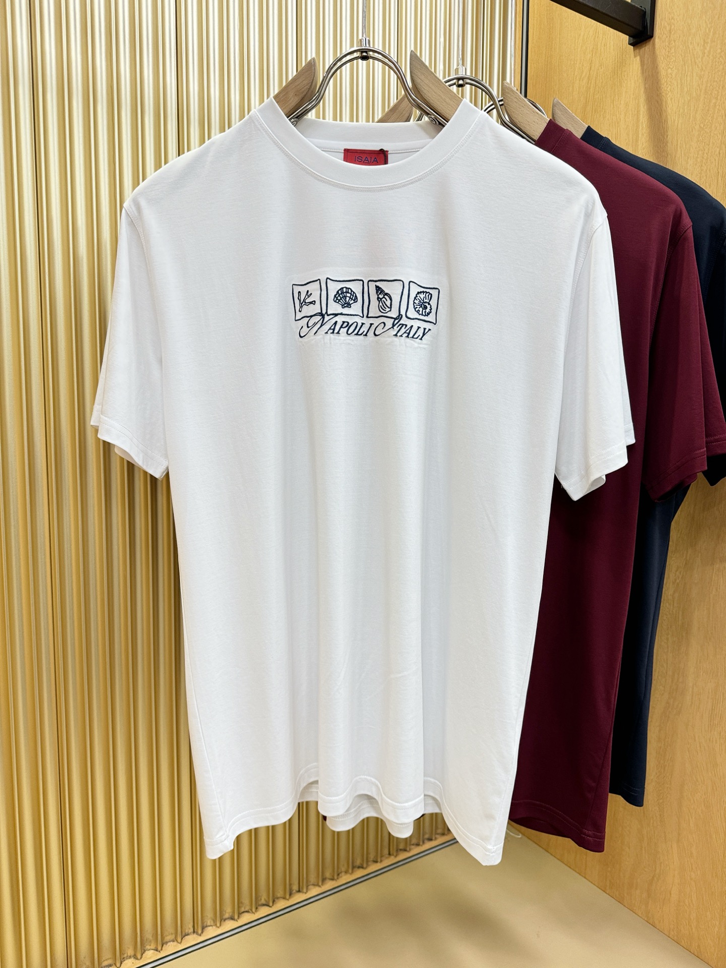 ISAIA 顶级品质 2026新品短袖！原版定制面料，手感柔软。顶级进口私货，时尚设计潮流短袖，不失奢华
