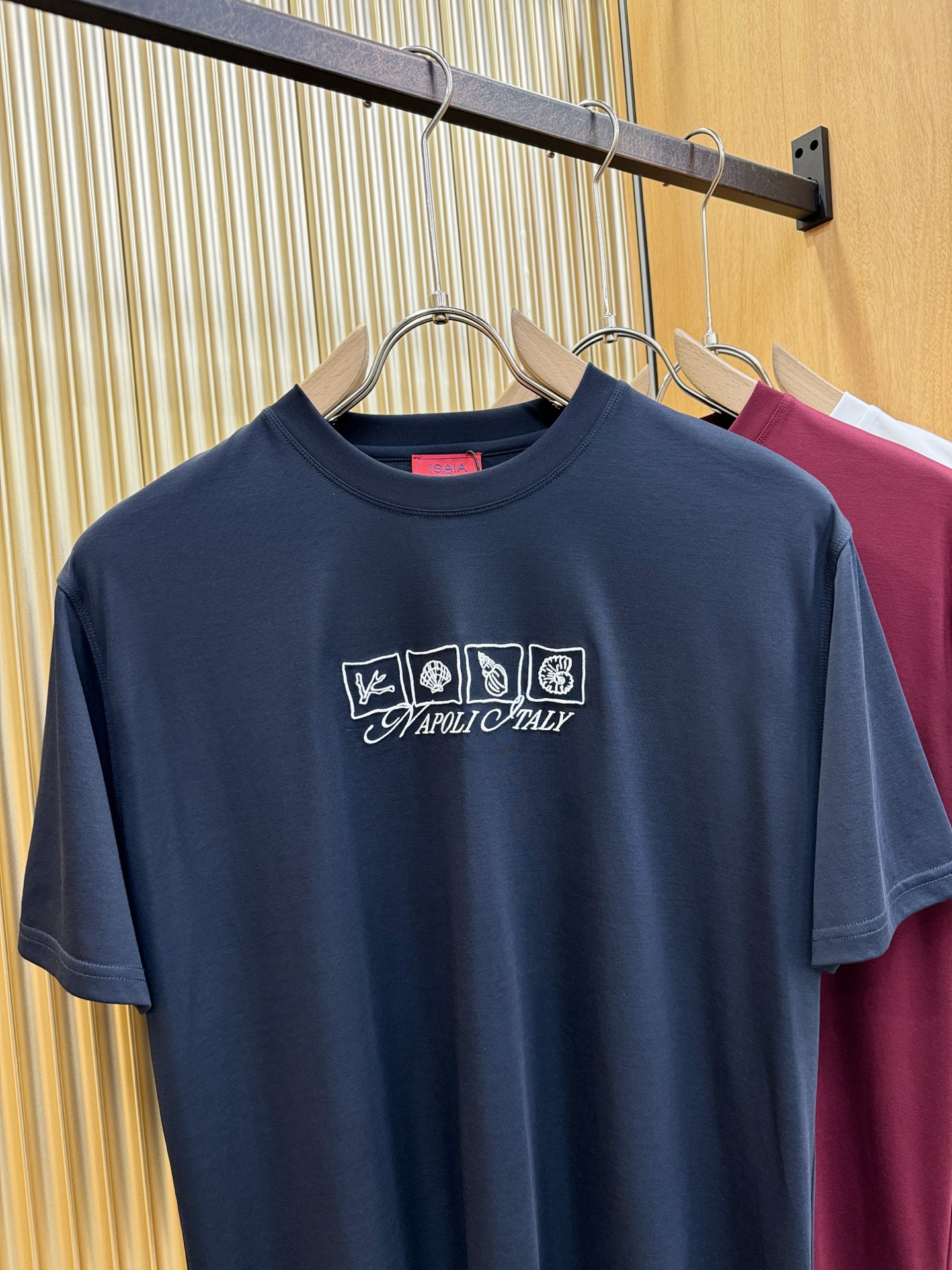 ISAIA 顶级品质 2026新品短袖！原版定制面料，手感柔软。顶级进口私货，时尚设计潮流短袖，不失奢华