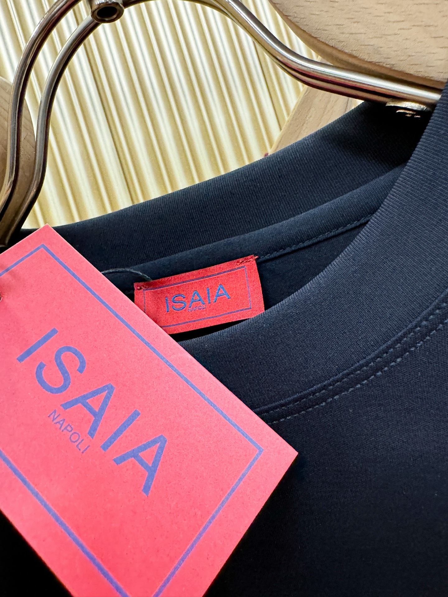 ISAIA 顶级品质 2026新品短袖！原版定制面料，手感柔软。顶级进口私货，时尚设计潮流短袖，不失奢华