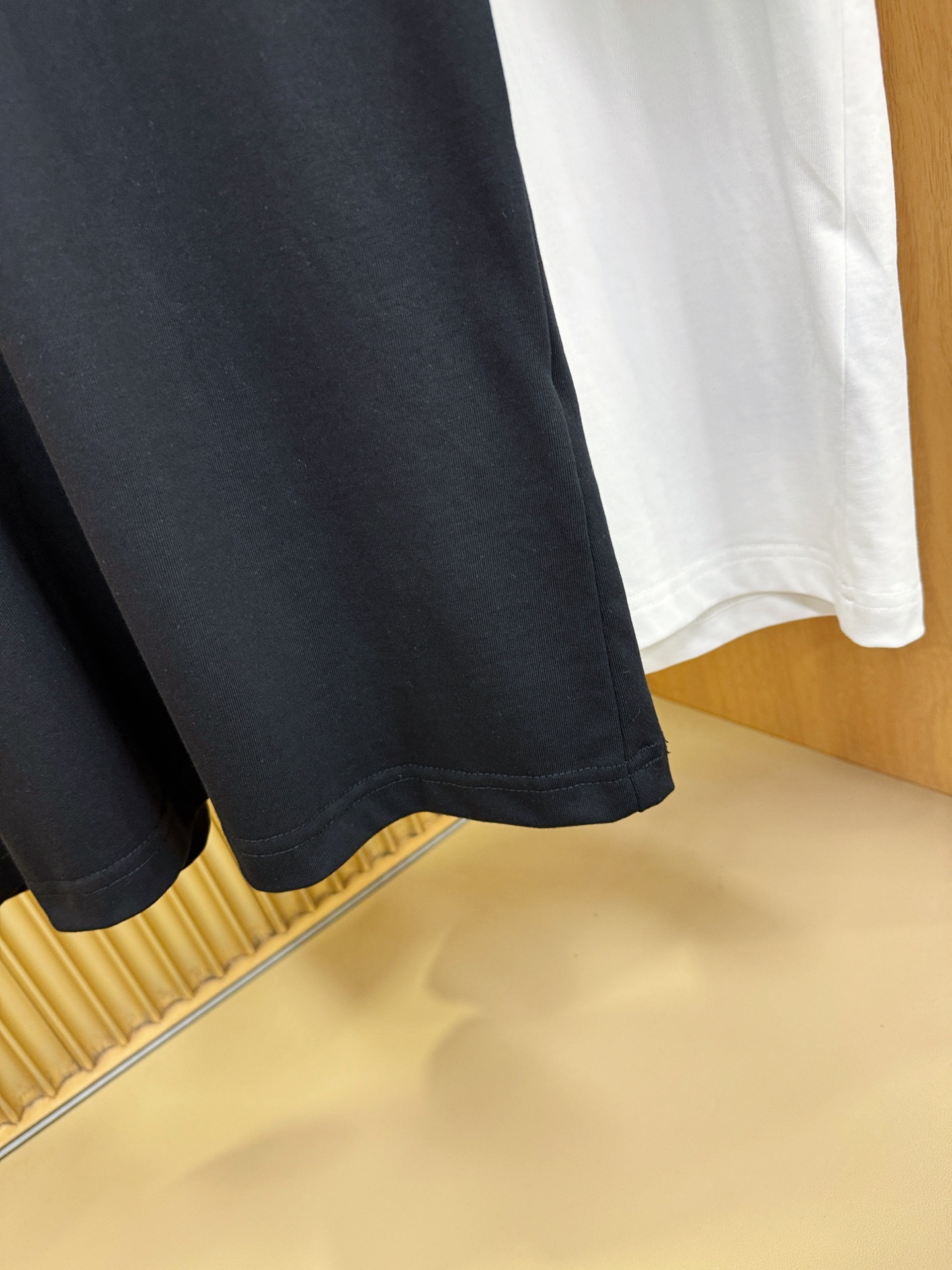 LV 2026新款短袖T恤！走秀图案时尚休闲短袖T恤衫！设计logo设计！极具设计精选客供面料，手感柔软