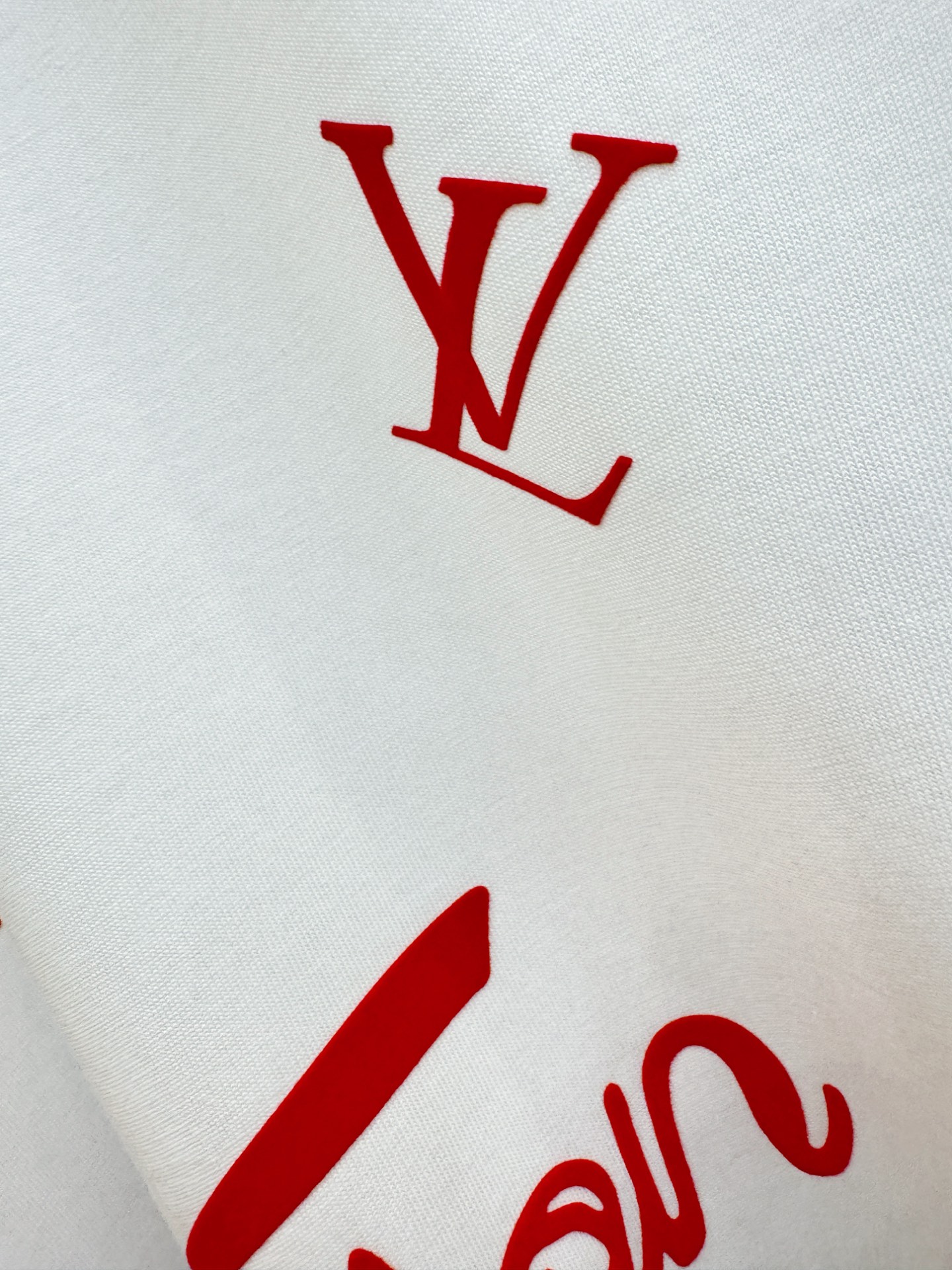 LV 2026新款短袖T恤！走秀图案时尚休闲短袖T恤衫！设计logo设计！极具设计精选客供面料，手感柔软