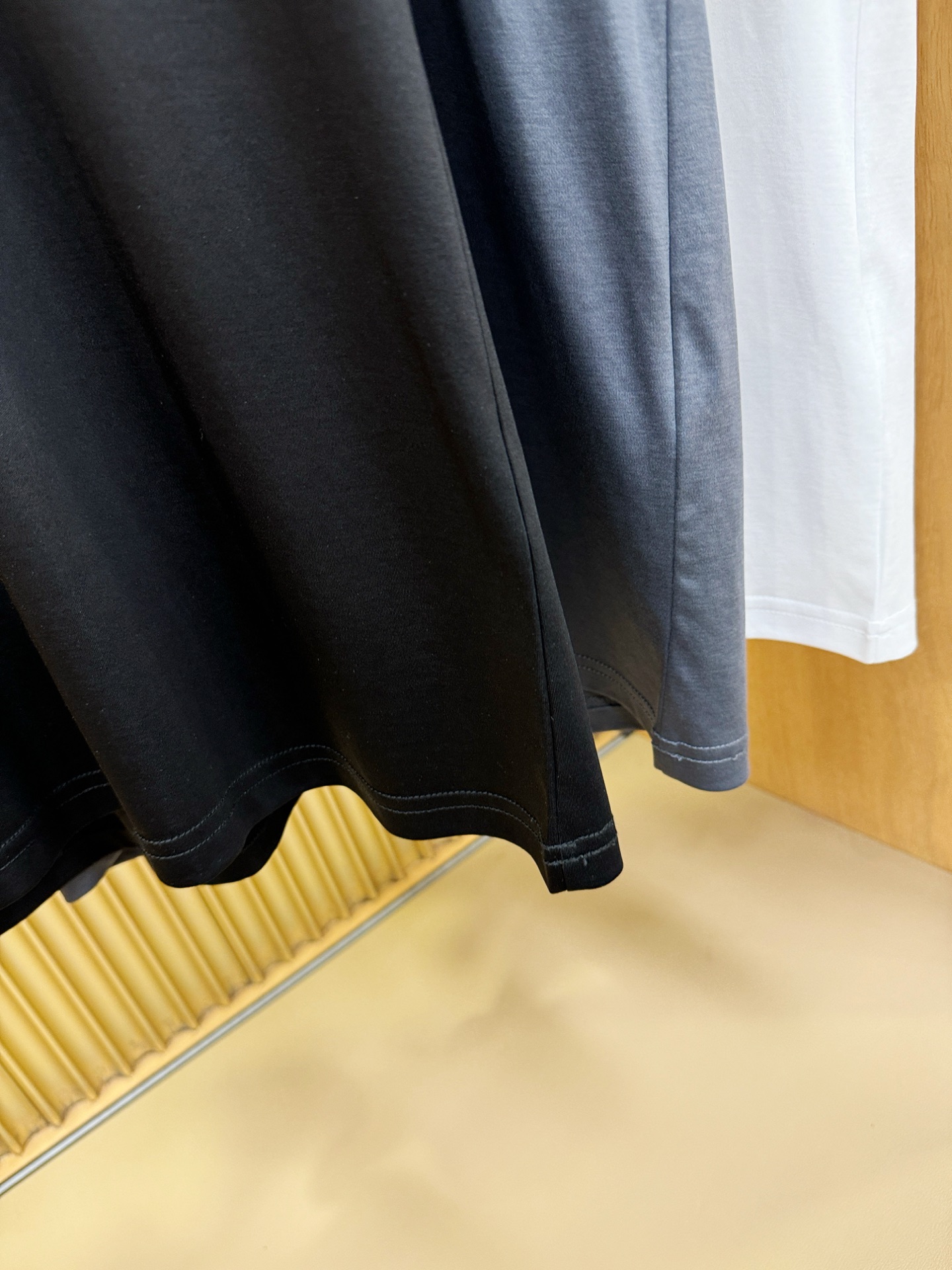 ISAIA 顶级品质 2026新品短袖！原版定制面料，手感柔软。顶级进口私货，时尚设计潮流短袖，不失奢华