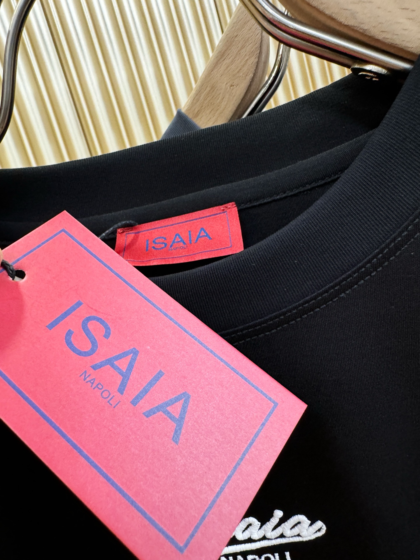 ISAIA 顶级品质 2026新品短袖！原版定制面料，手感柔软。顶级进口私货，时尚设计潮流短袖，不失奢华