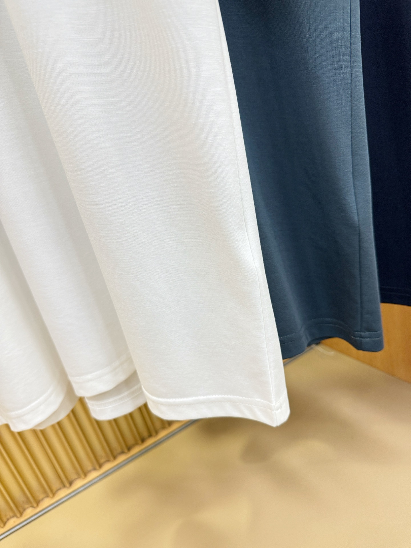 ISAIA 顶级品质 2026新品短袖！原版定制面料，手感柔软。顶级进口私货，时尚设计潮流短袖，不失奢华