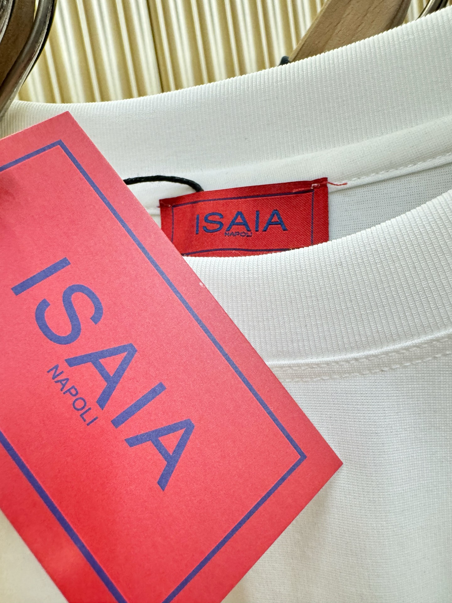 ISAIA 顶级品质 2026新品短袖！原版定制面料，手感柔软。顶级进口私货，时尚设计潮流短袖，不失奢华