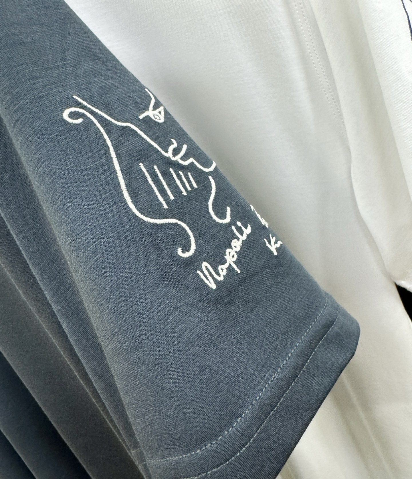 ISAIA 顶级品质 2026新品短袖！原版定制面料，手感柔软。顶级进口私货，时尚设计潮流短袖，不失奢华