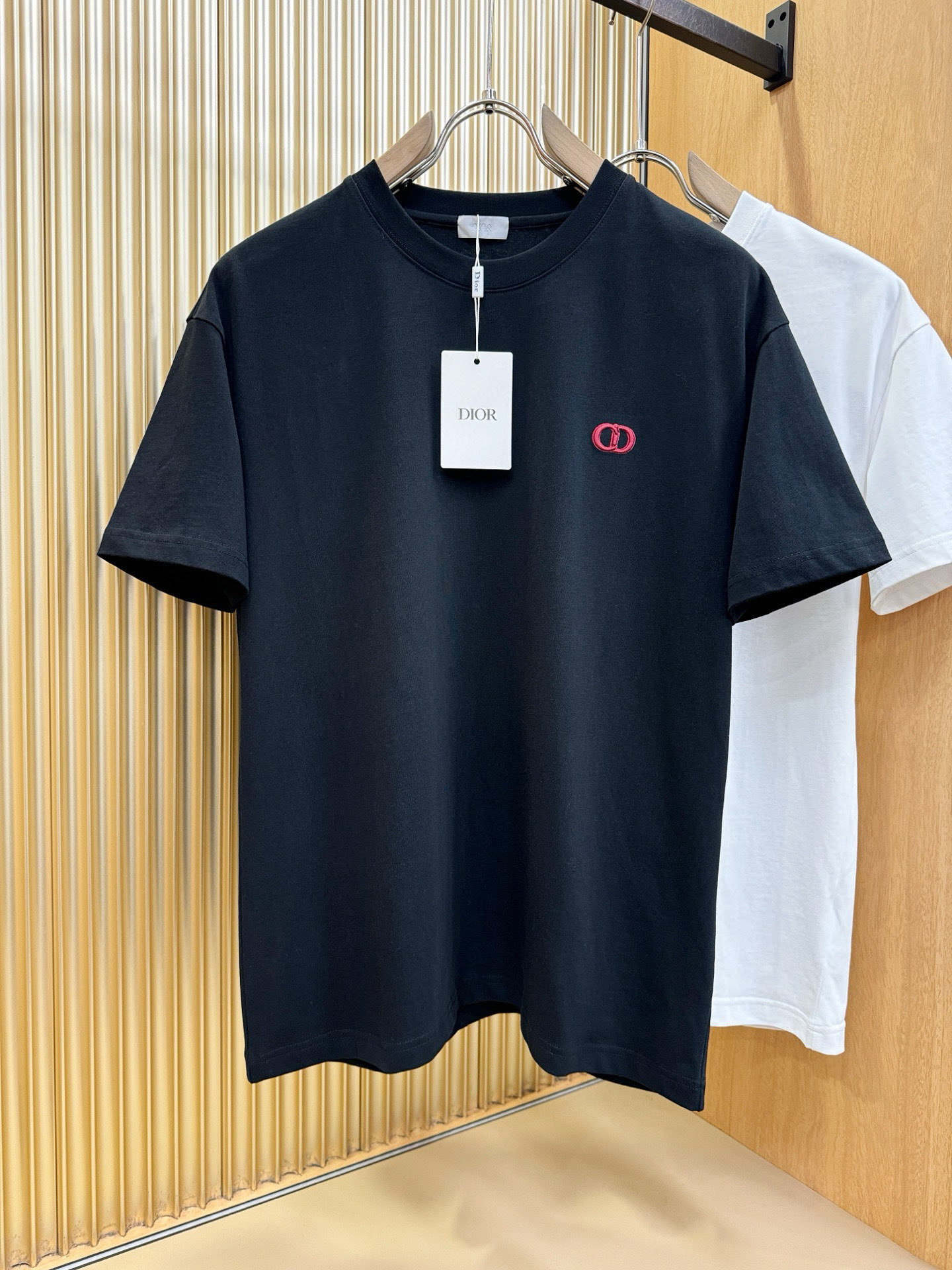 Dior迪奥 2026新款短袖T恤！走秀图案时尚休闲短袖T恤衫！设计logo设计！极具设计精选客供面料，