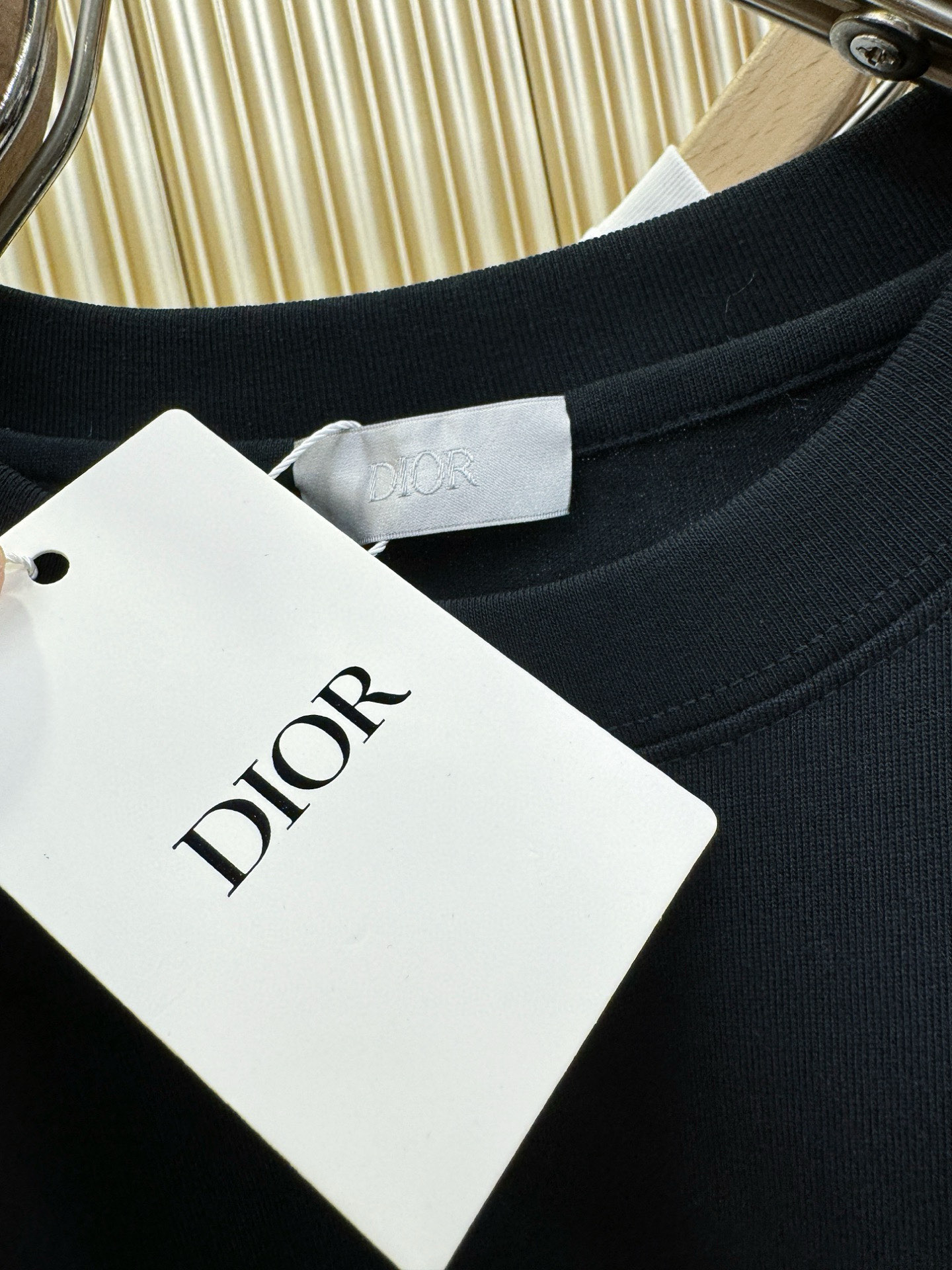 Dior迪奥 2026新款短袖T恤！走秀图案时尚休闲短袖T恤衫！设计logo设计！极具设计精选客供面料，