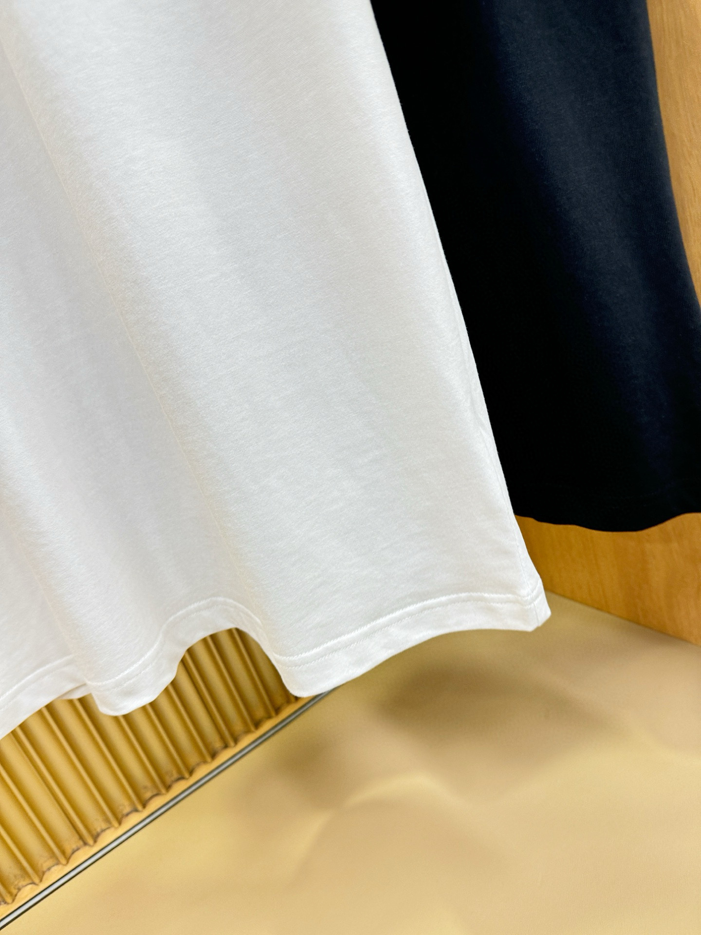 Dior迪奥 2026新款短袖T恤！走秀图案时尚休闲短袖T恤衫！设计logo设计！极具设计精选客供面料，