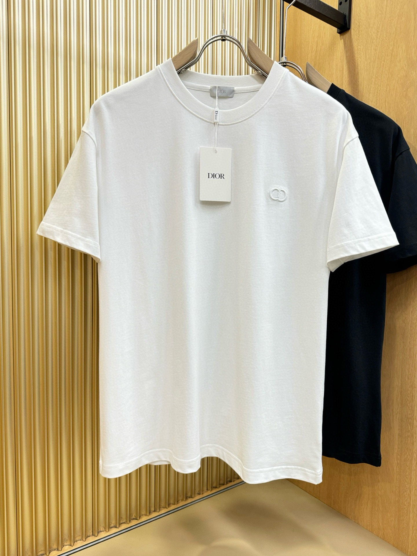 Dior迪奥 2026新款短袖T恤！走秀图案时尚休闲短袖T恤衫！设计logo设计！极具设计精选客供面料，