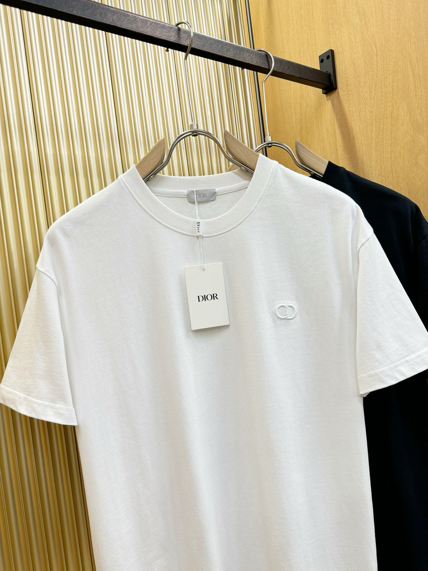 Dior迪奥 2026新款短袖T恤！走秀图案时尚休闲短袖T恤衫！设计logo设计！极具设计精选客供面料，
