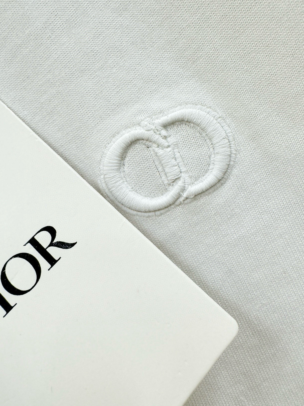 Dior迪奥 2026新款短袖T恤！走秀图案时尚休闲短袖T恤衫！设计logo设计！极具设计精选客供面料，