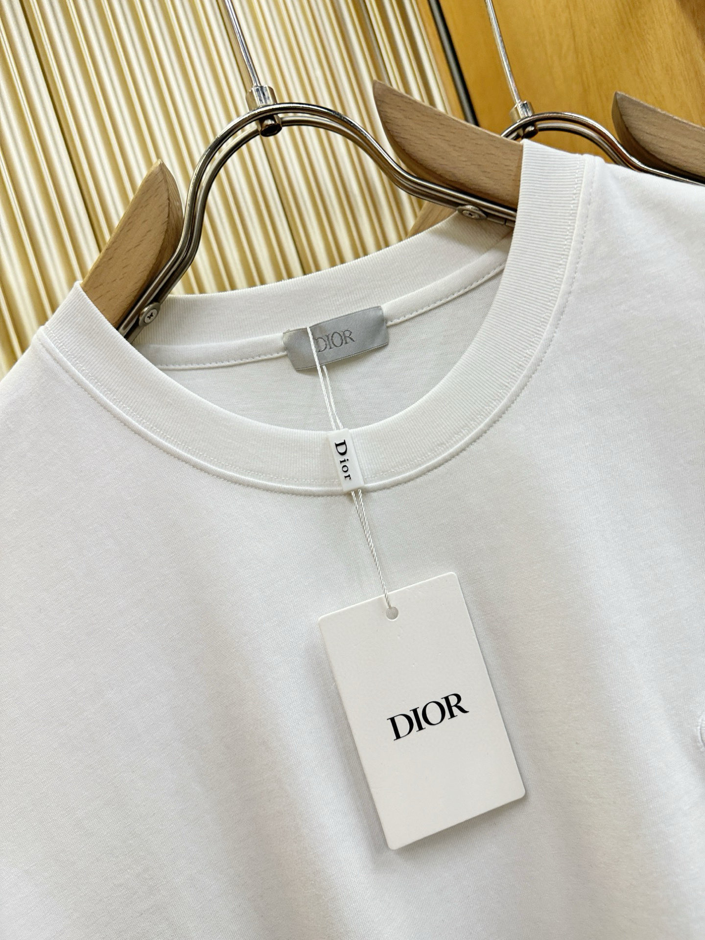 Dior迪奥 2026新款短袖T恤！走秀图案时尚休闲短袖T恤衫！设计logo设计！极具设计精选客供面料，