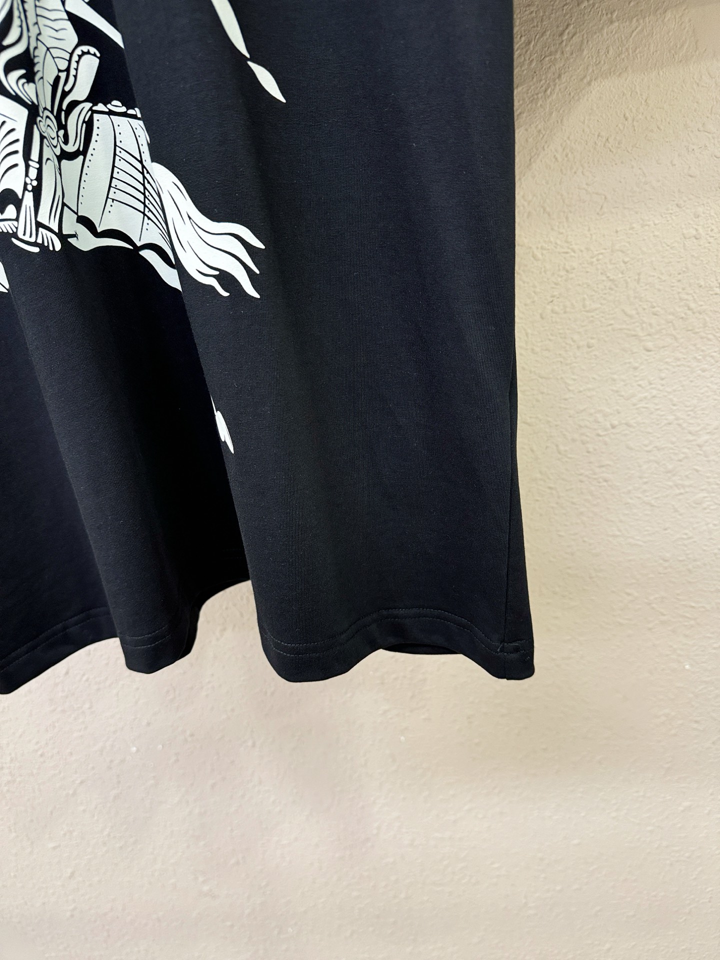 BURBERRY巴宝莉 2026新款短袖T恤！走秀图案时尚休闲短袖T恤衫！设计logo设计！极具设计精选