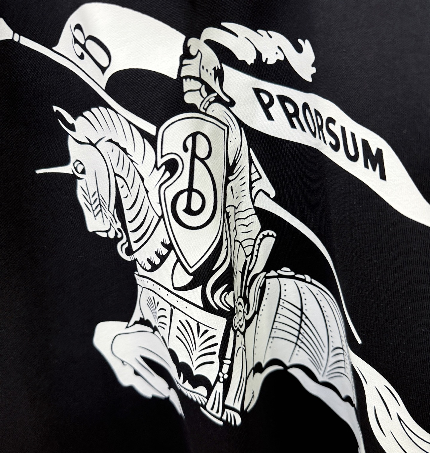 BURBERRY巴宝莉 2026新款短袖T恤！走秀图案时尚休闲短袖T恤衫！设计logo设计！极具设计精选