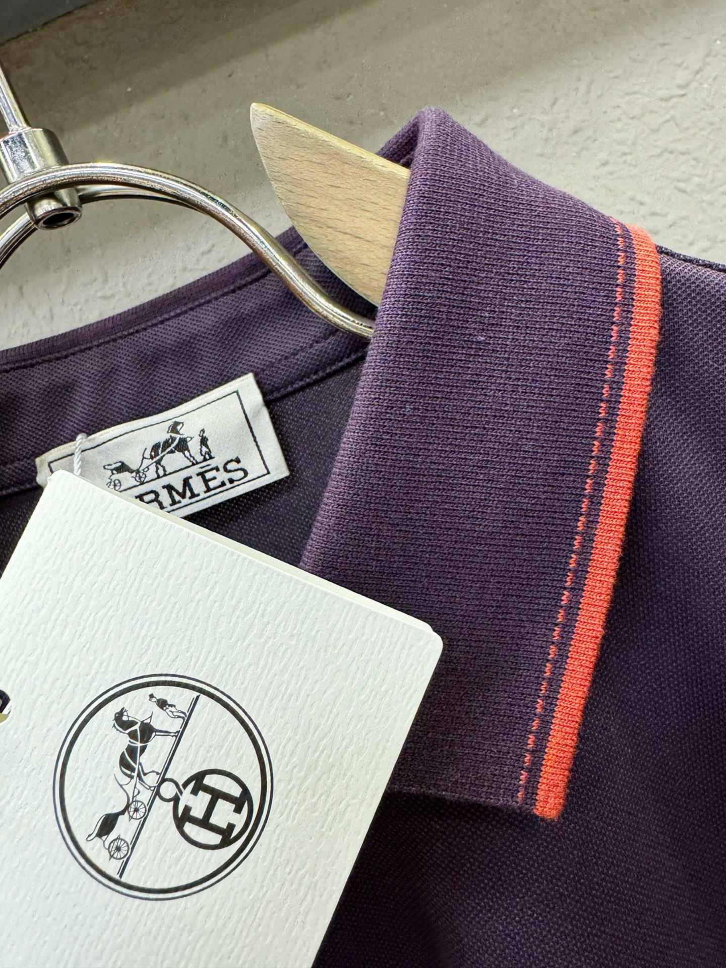 Hermès爱马仕 2026春夏新款首发专柜最新款翻领短袖，100%丝光棉面料，高端订制 设计前卫时尚！