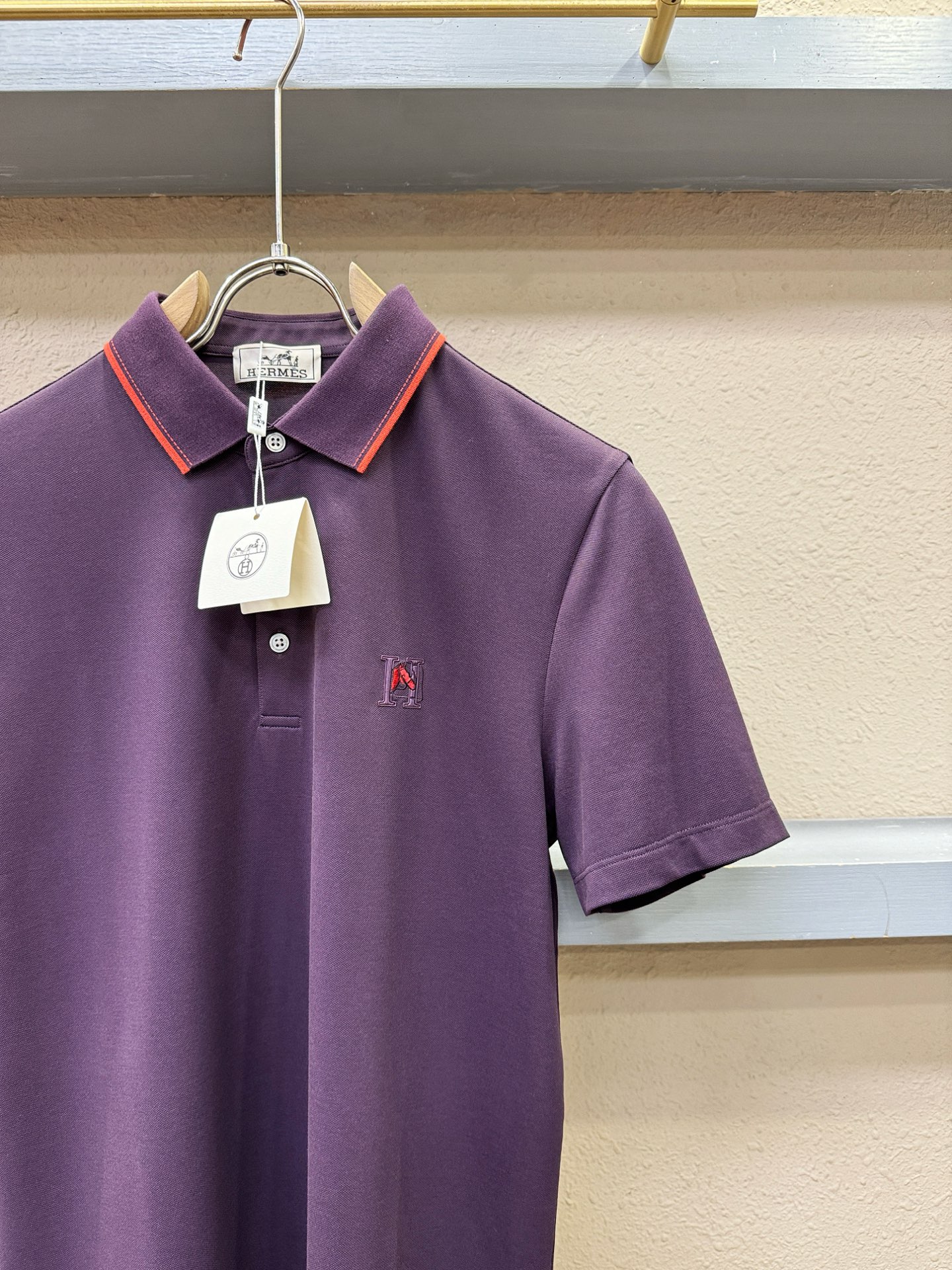 Hermès爱马仕 2026春夏新款首发专柜最新款翻领短袖，100%丝光棉面料，高端订制 设计前卫时尚！