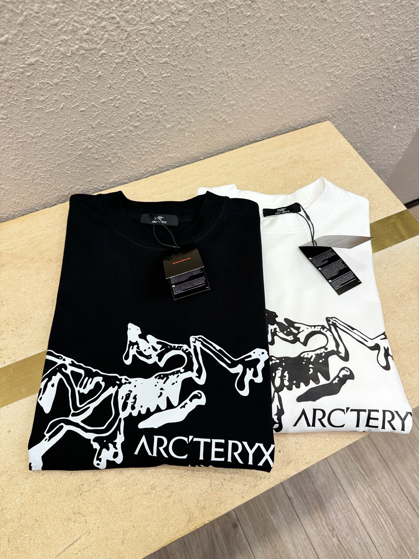 Arcteryx始祖鸟 2026新款短袖T恤！走秀图案时尚休闲短袖T恤衫！设计logo设计！极具设计精选