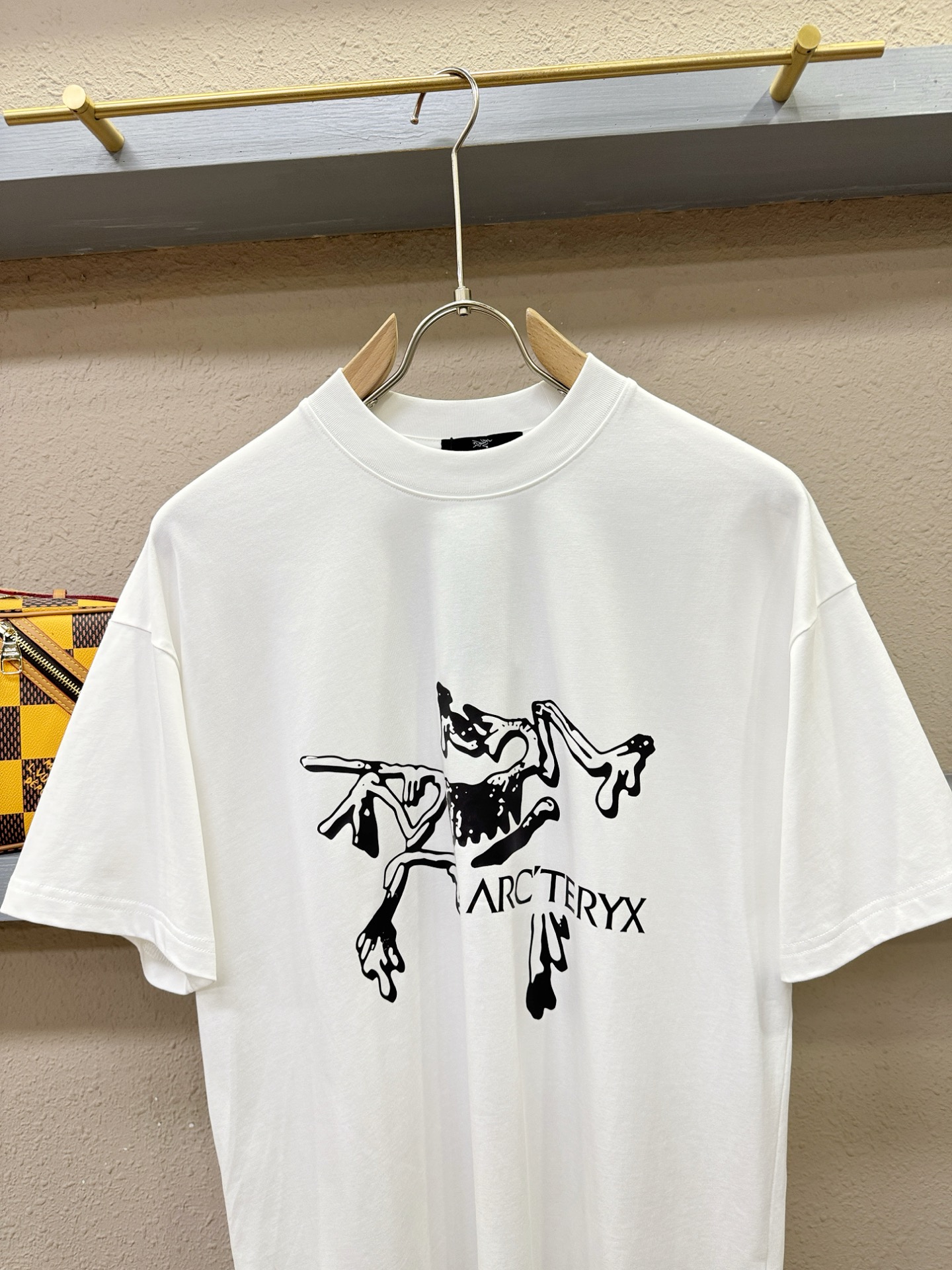 Arcteryx始祖鸟 2026新款短袖T恤！走秀图案时尚休闲短袖T恤衫！设计logo设计！极具设计精选