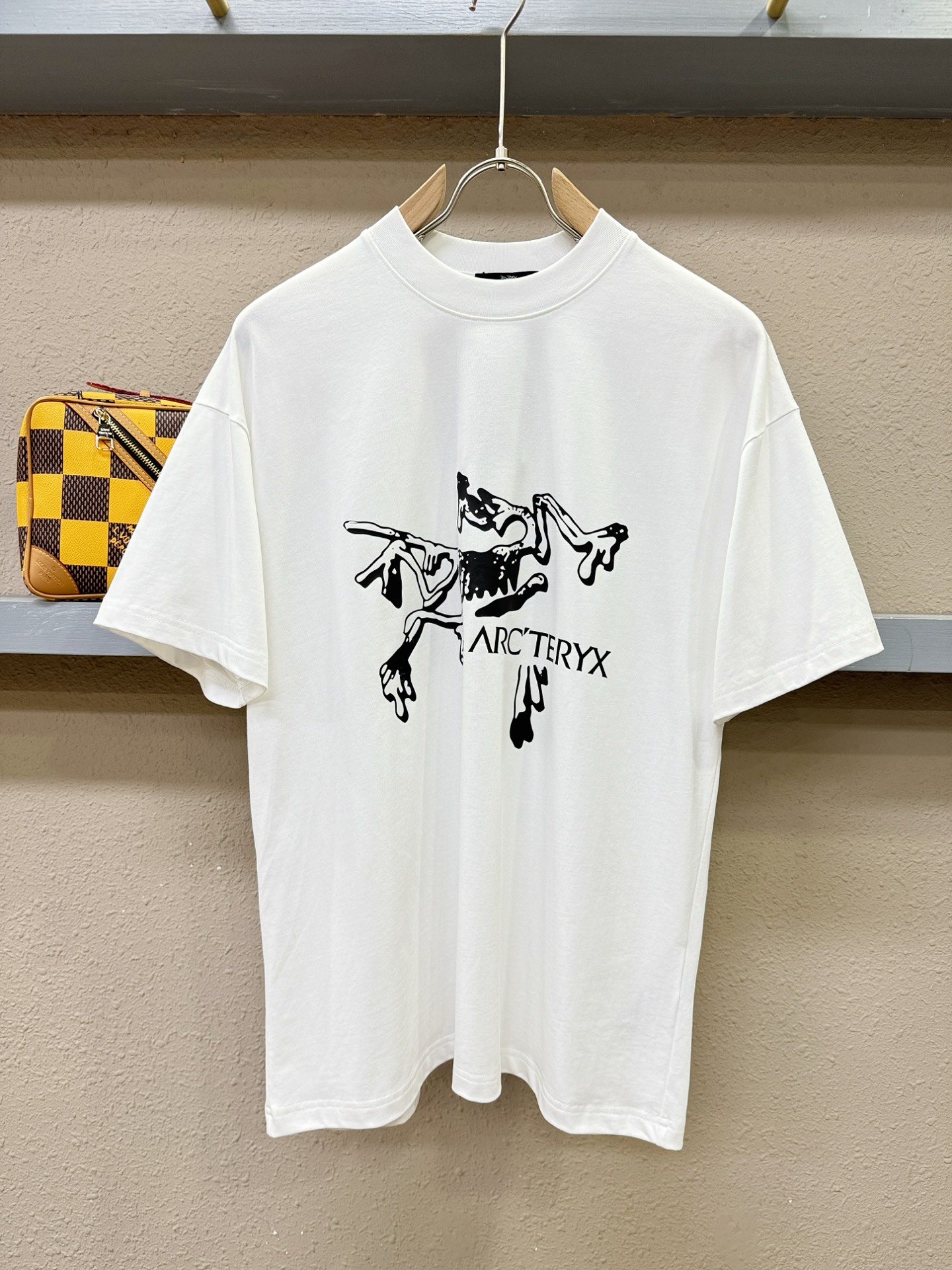 Arcteryx始祖鸟 2026新款短袖T恤！走秀图案时尚休闲短袖T恤衫！设计logo设计！极具设计精选