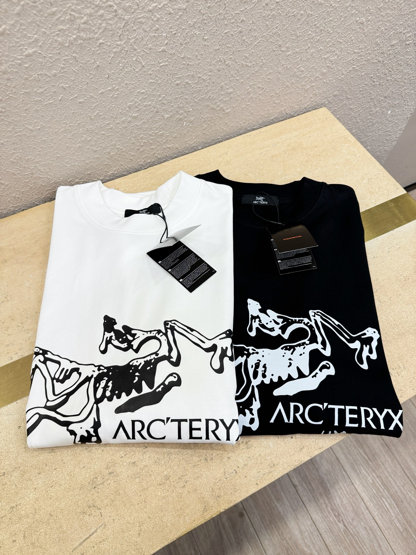 Arcteryx始祖鸟 2026新款短袖T恤！走秀图案时尚休闲短袖T恤衫！设计logo设计！极具设计精选