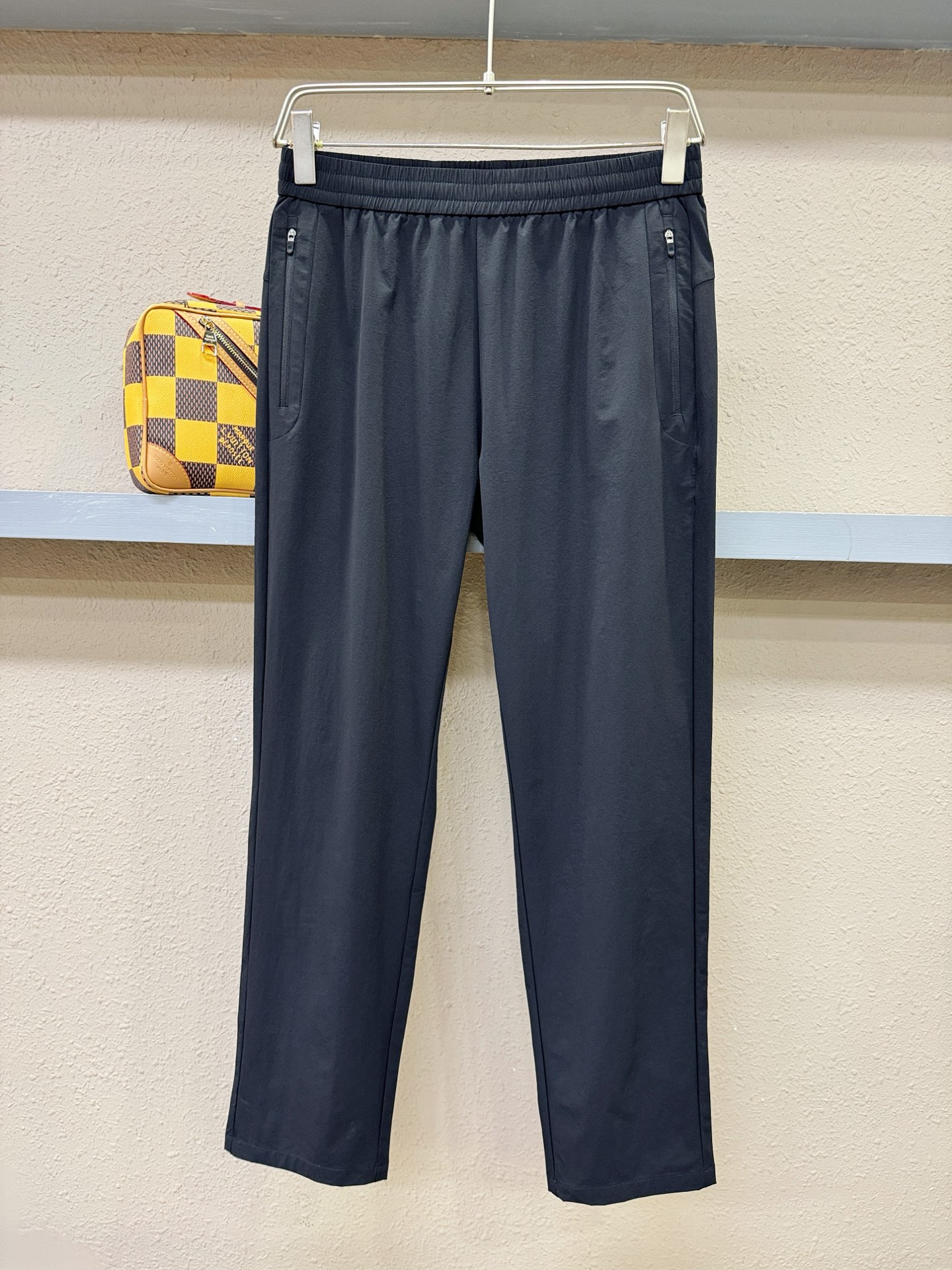 ARC‘TERYX/始祖鸟 新品休闲裤，选用欧洲进口面料，柔软舒适有质感，原版五金配件，非常炫酷，细节处