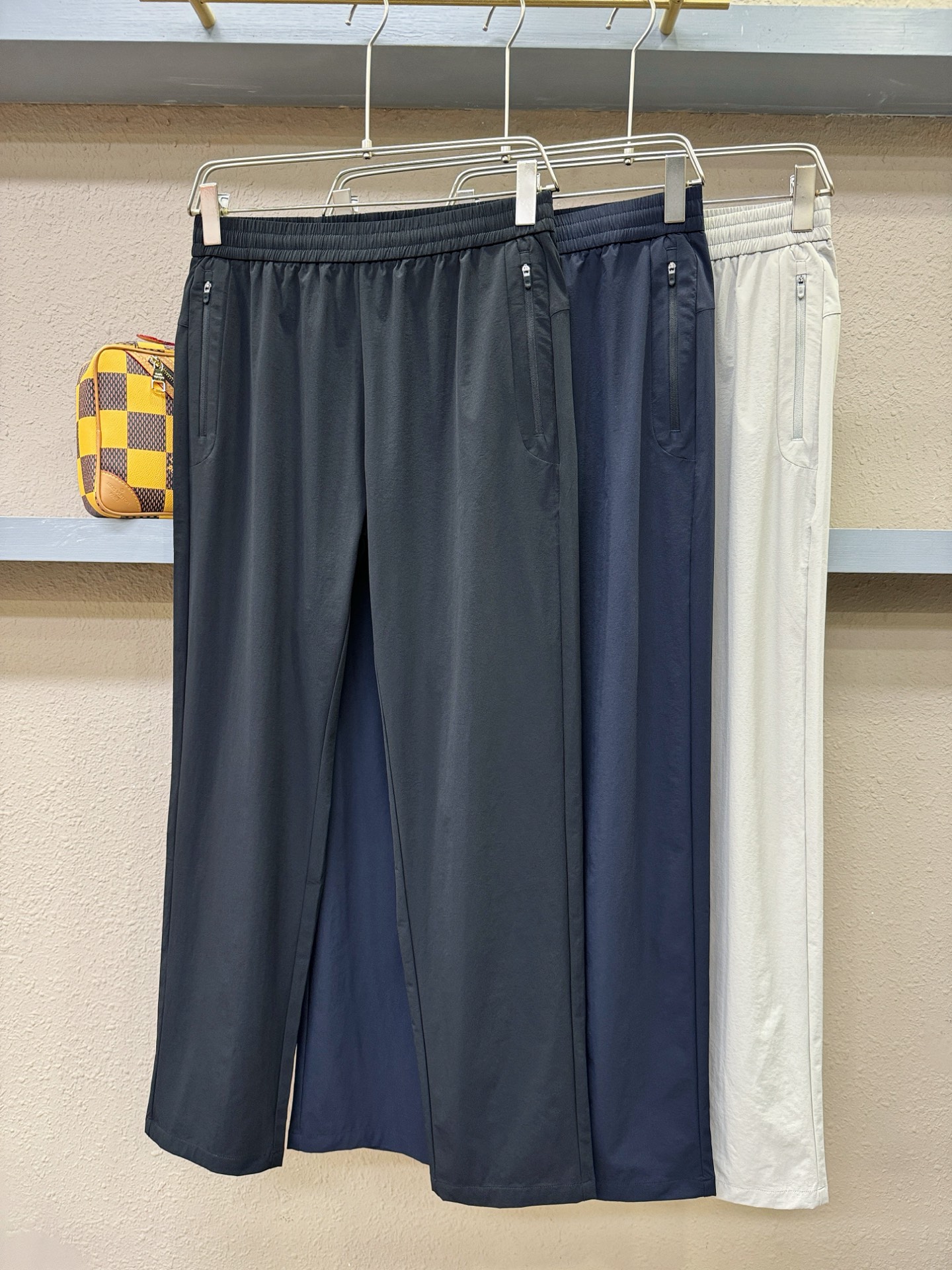 ARC‘TERYX/始祖鸟 新品休闲裤，选用欧洲进口面料，柔软舒适有质感，原版五金配件，非常炫酷，细节处