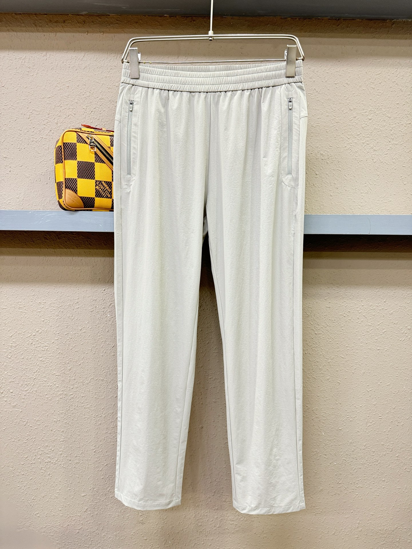 ARC‘TERYX/始祖鸟 新品休闲裤，选用欧洲进口面料，柔软舒适有质感，原版五金配件，非常炫酷，细节处