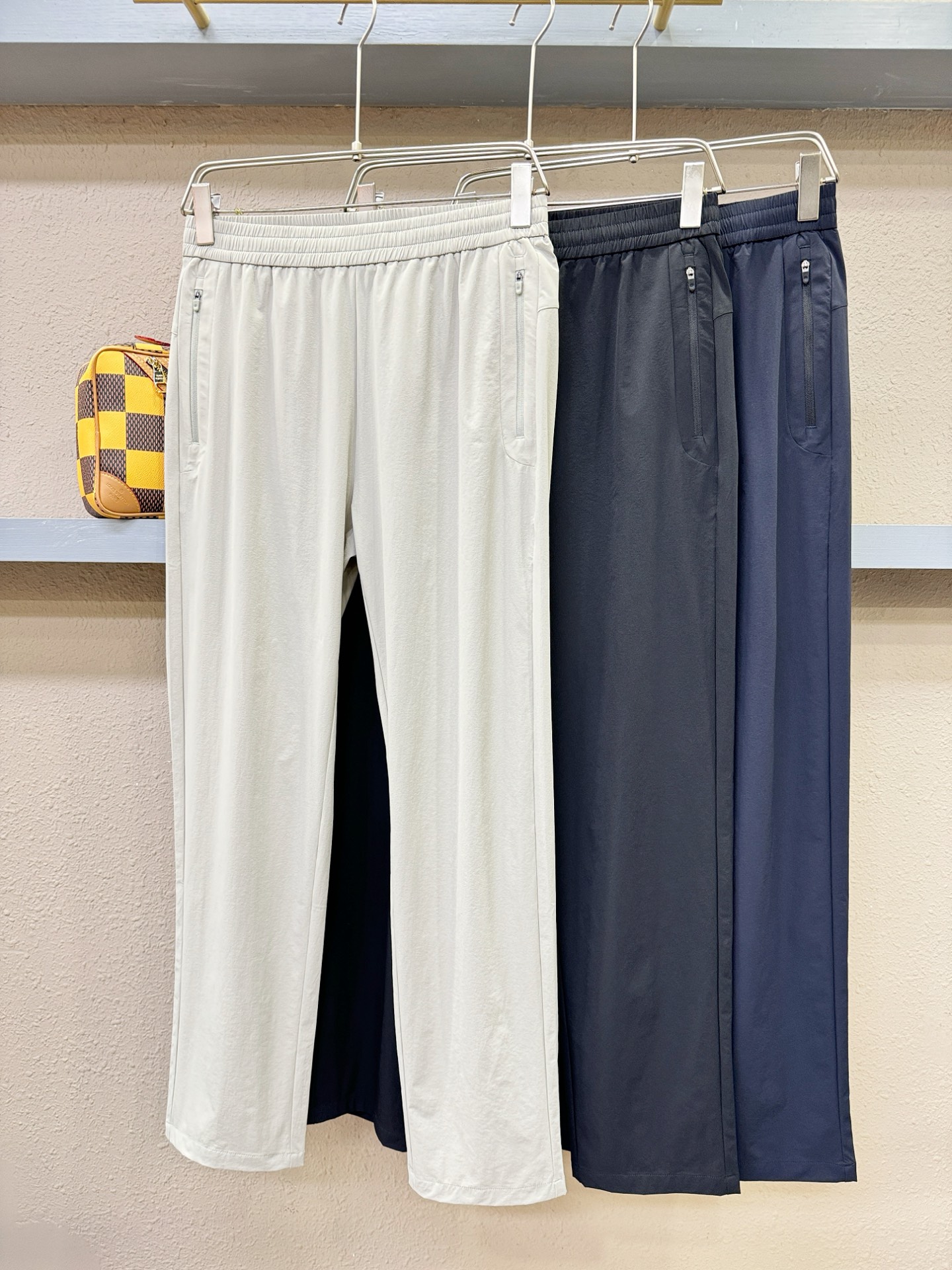 ARC‘TERYX/始祖鸟 新品休闲裤，选用欧洲进口面料，柔软舒适有质感，原版五金配件，非常炫酷，细节处