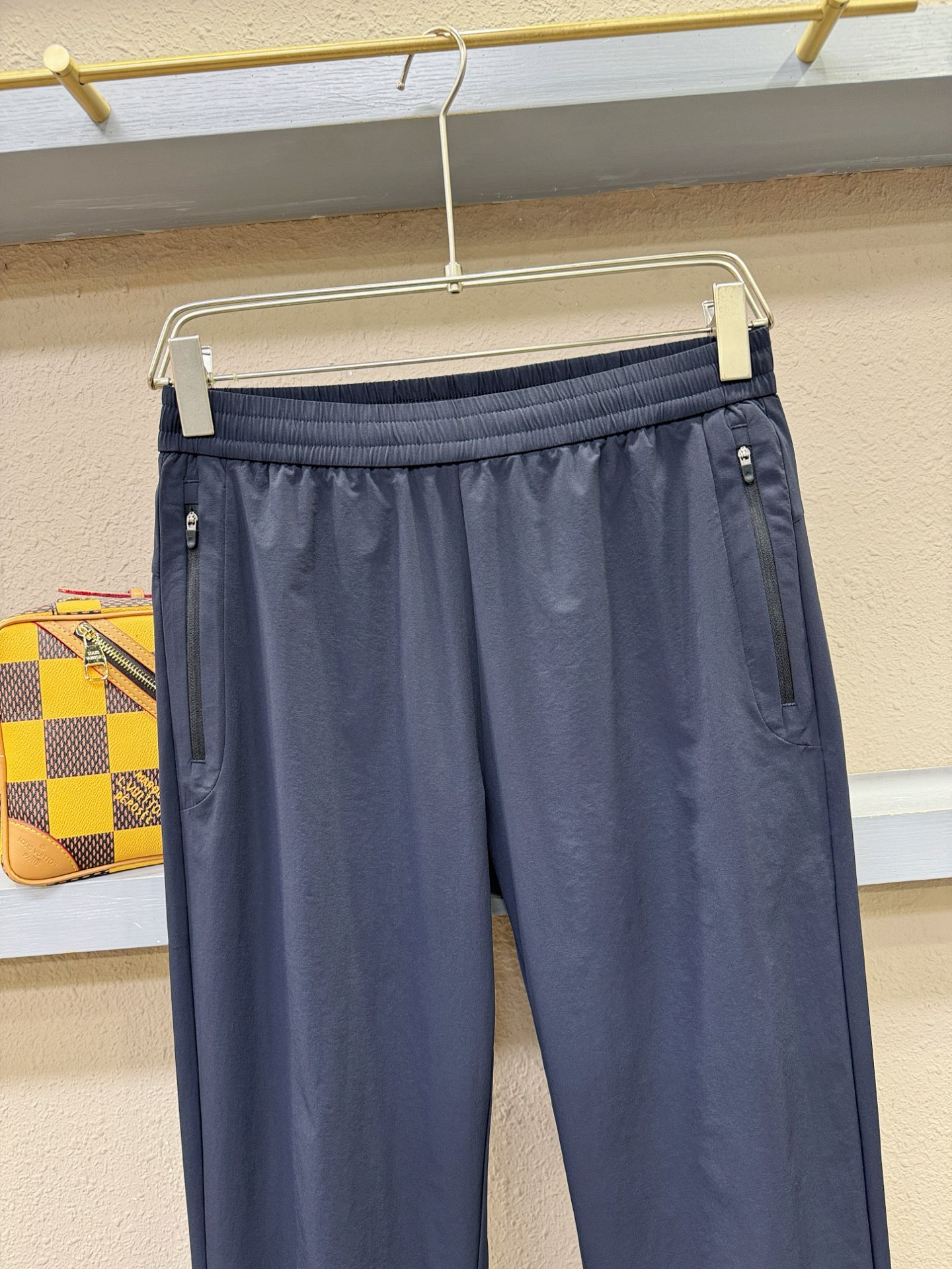 ARC‘TERYX/始祖鸟 新品休闲裤，选用欧洲进口面料，柔软舒适有质感，原版五金配件，非常炫酷，细节处