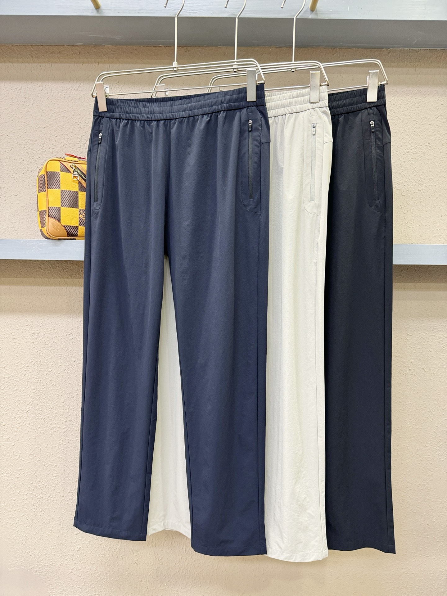 ARC‘TERYX/始祖鸟 新品休闲裤，选用欧洲进口面料，柔软舒适有质感，原版五金配件，非常炫酷，细节处