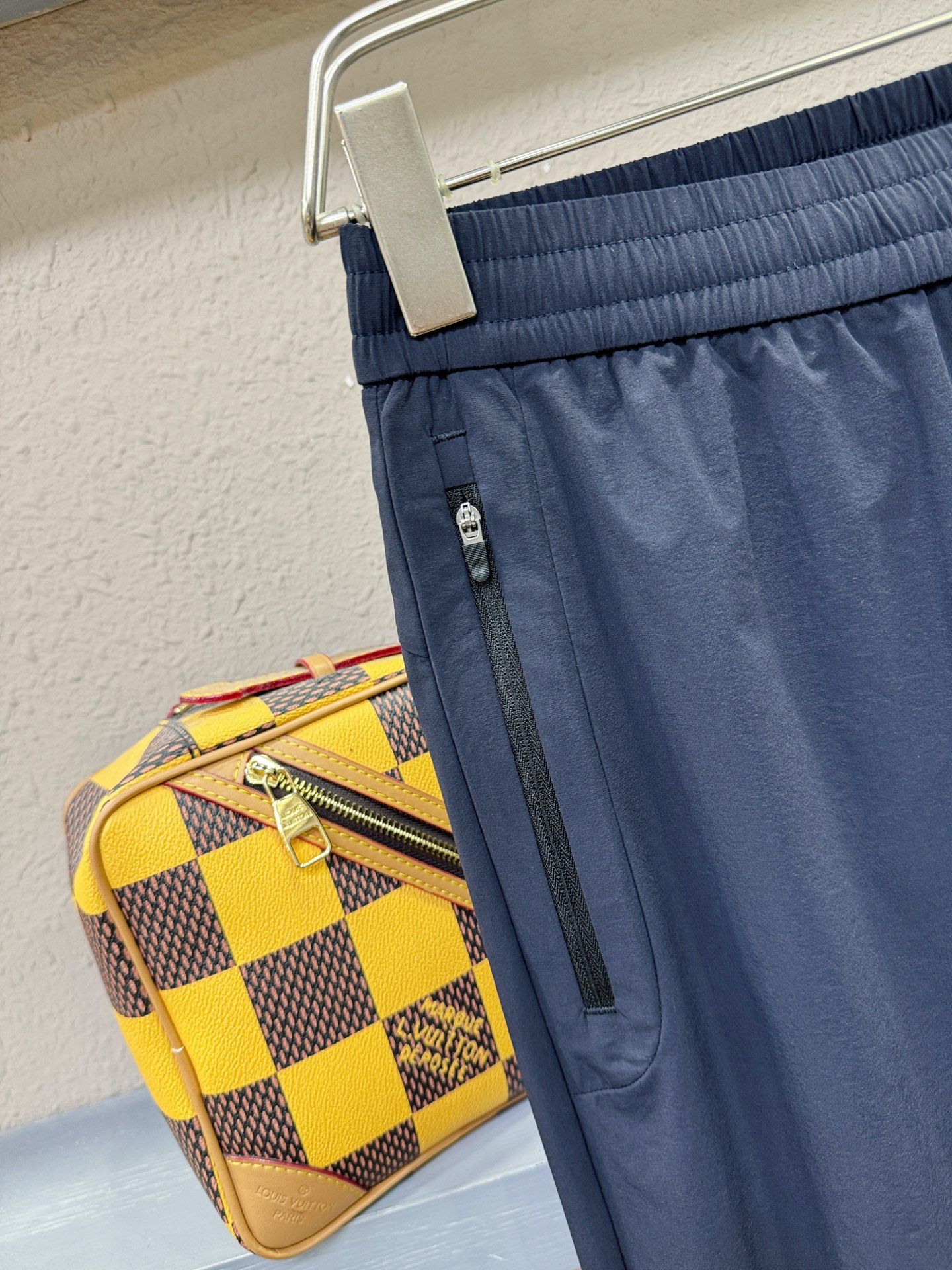 ARC‘TERYX/始祖鸟 新品休闲裤，选用欧洲进口面料，柔软舒适有质感，原版五金配件，非常炫酷，细节处