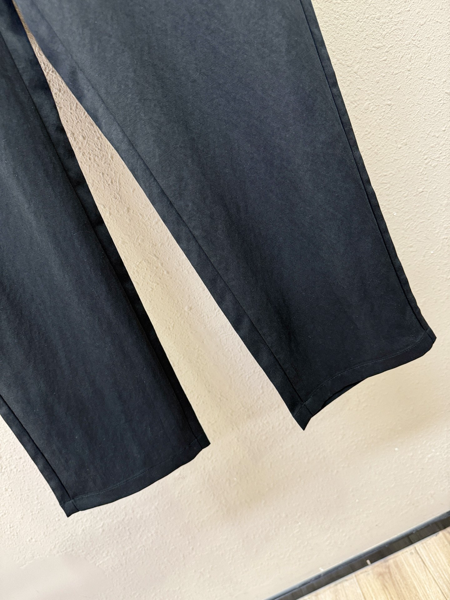 BC布鲁提 新品休闲裤，选用欧洲进口面料，柔软舒适有质感，原版五金配件，非常炫酷，细节处理精致，上身效果