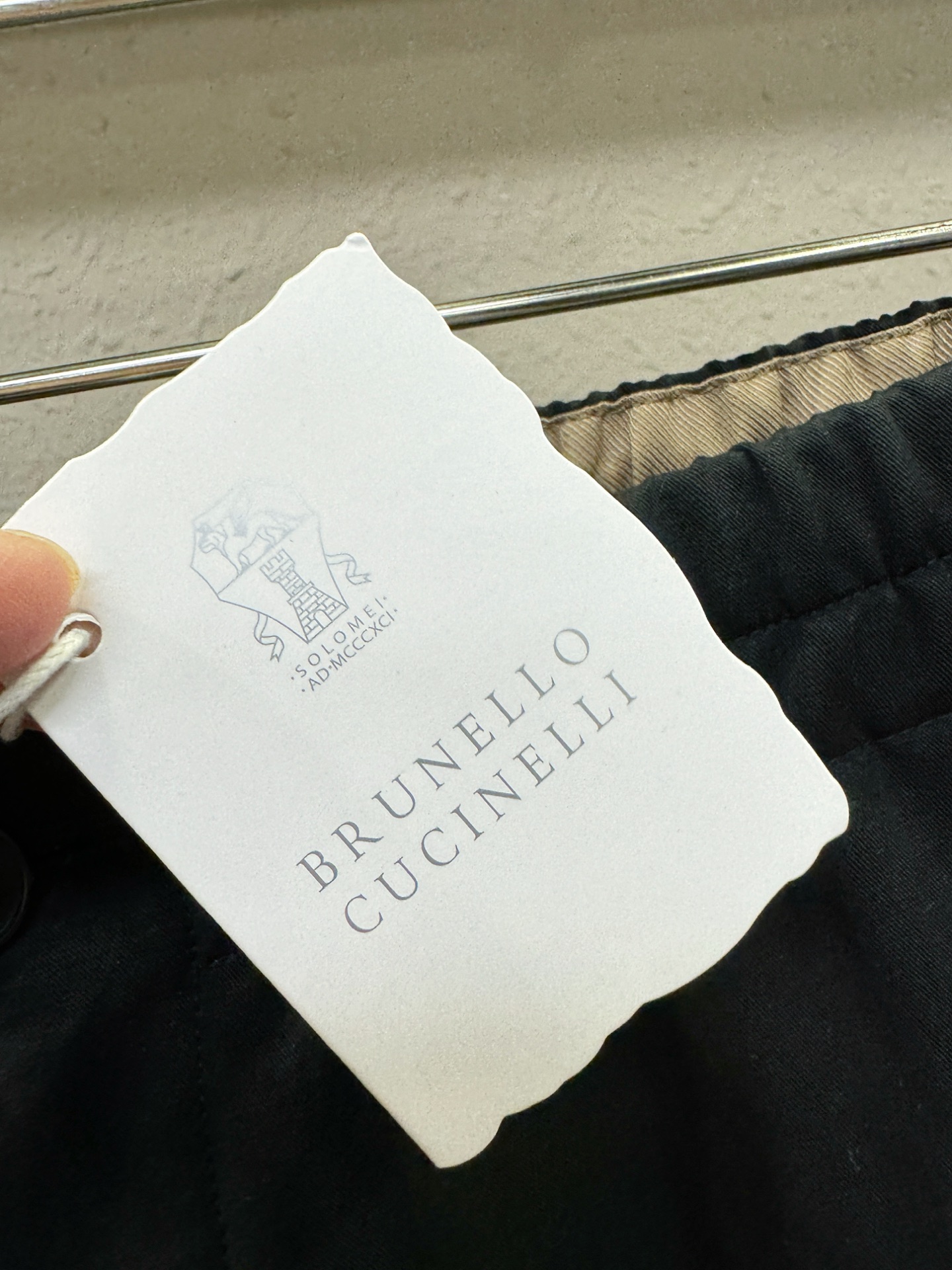 BC布鲁提 新品休闲裤，选用欧洲进口面料，柔软舒适有质感，原版五金配件，非常炫酷，细节处理精致，上身效果