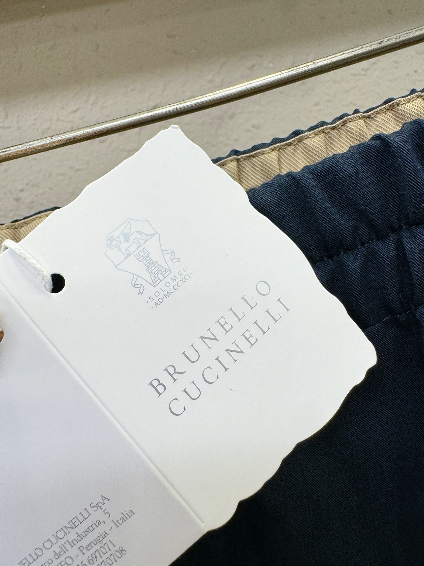 BC布鲁提 新品休闲裤，选用欧洲进口面料，柔软舒适有质感，原版五金配件，非常炫酷，细节处理精致，上身效果